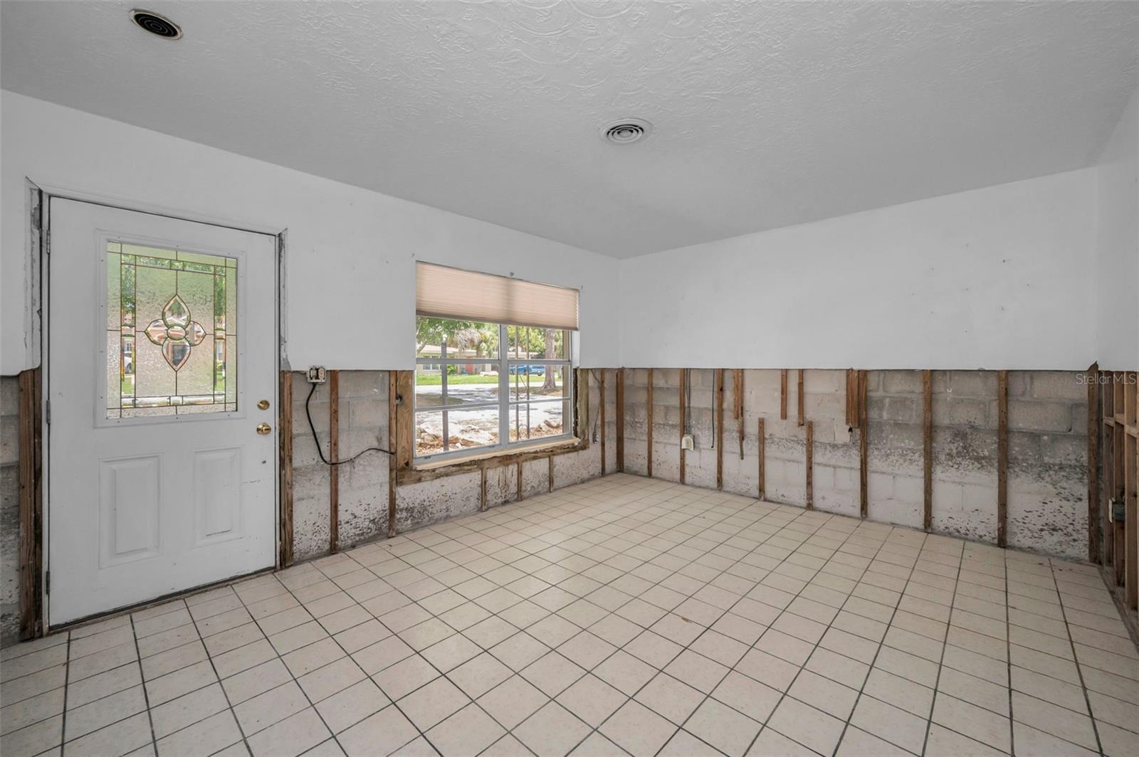Image 8 of 34 For 892 Seminole Boulevard