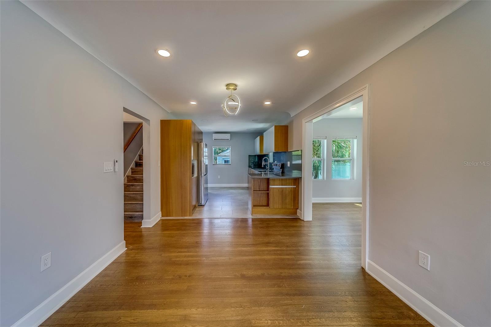 Image 16 of 63 For 2609 Dartmouth Avenue N