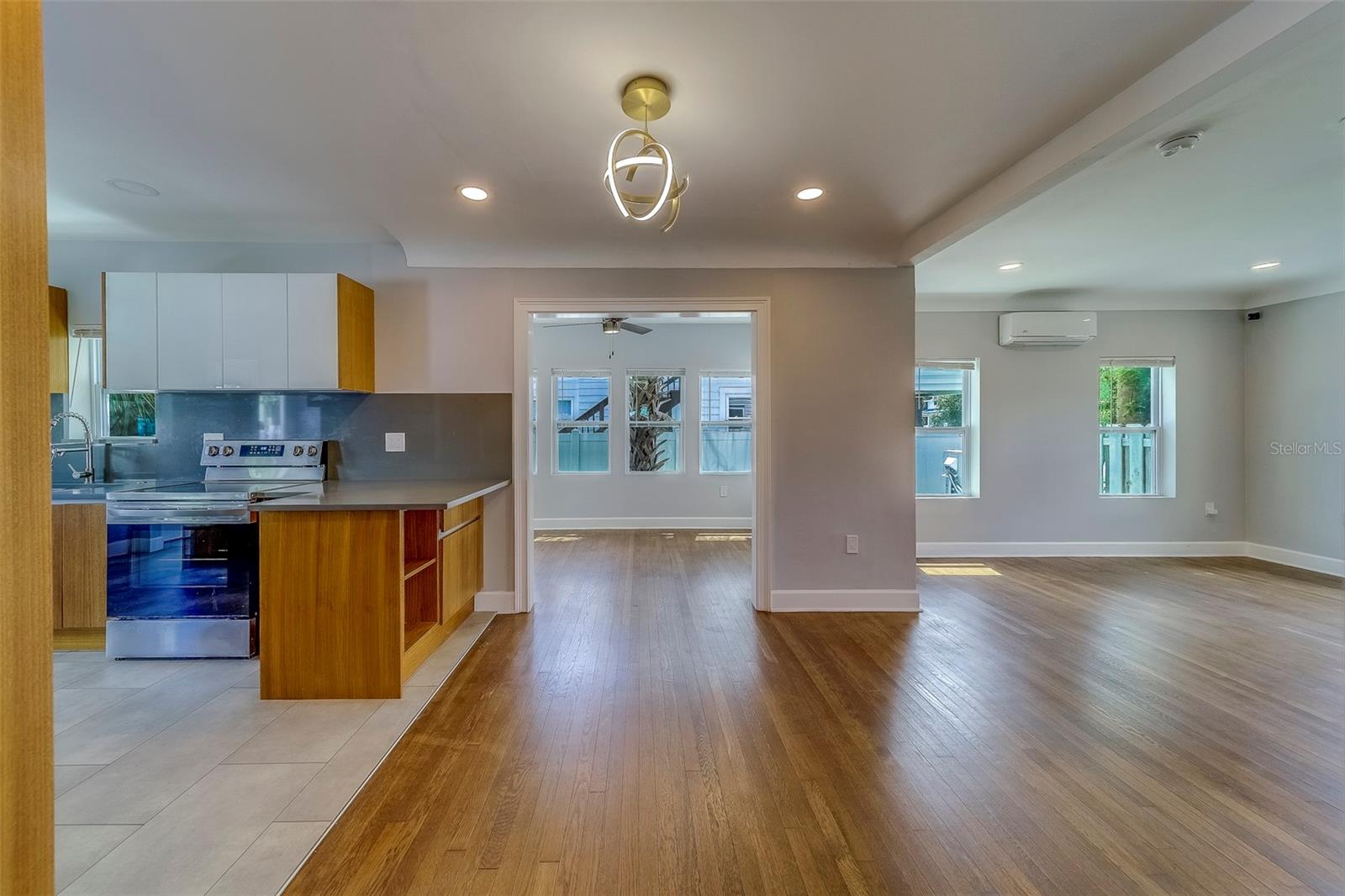 Image 19 of 63 For 2609 Dartmouth Avenue N