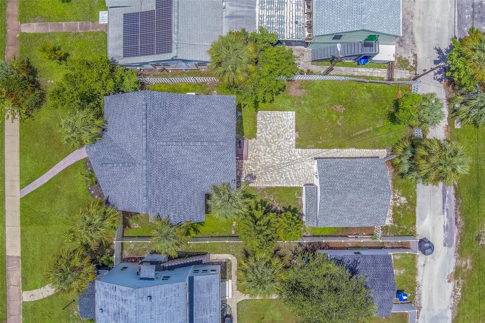 Image 2 of 63 For 2609 Dartmouth Avenue N