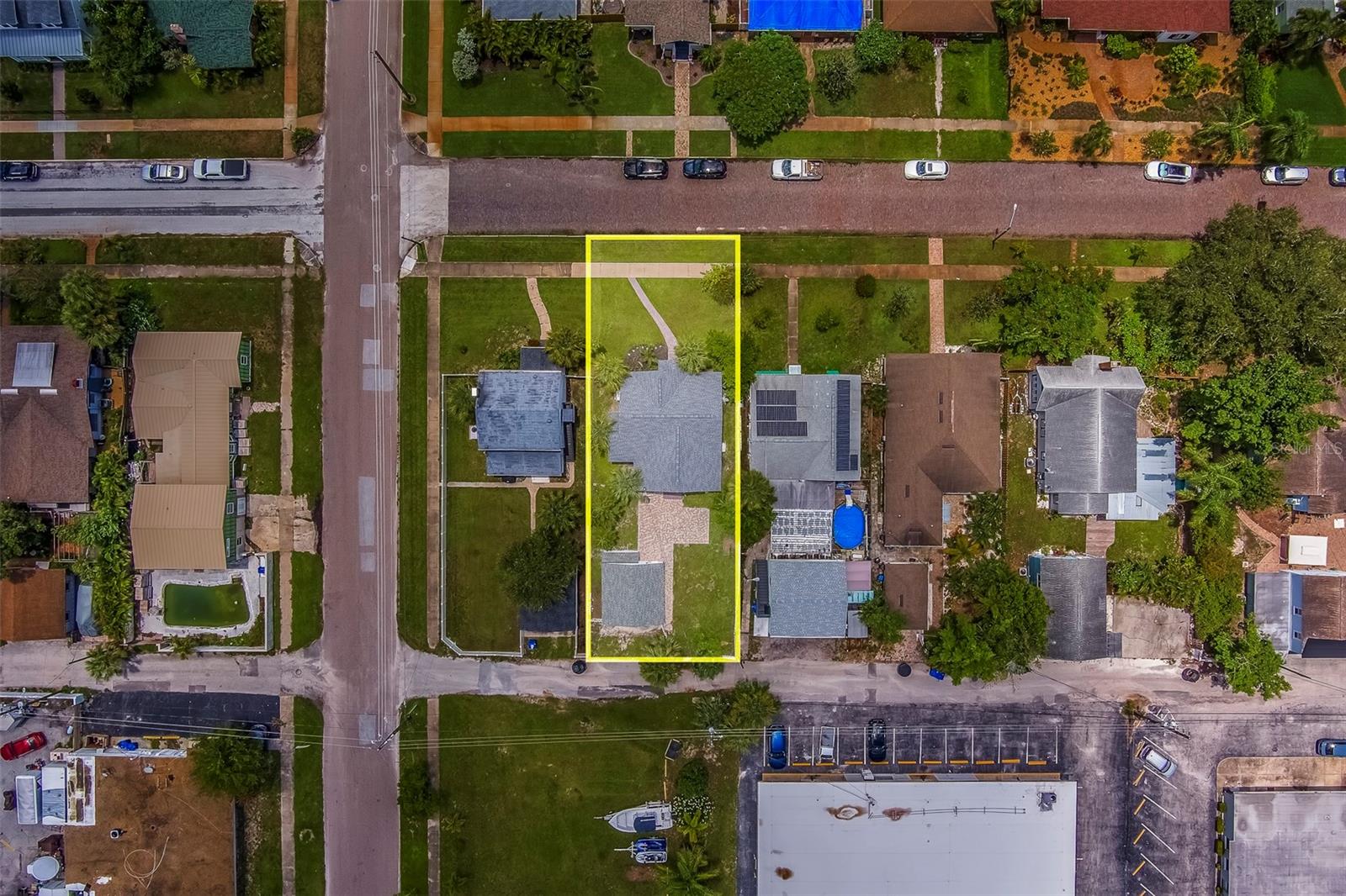 Image 3 of 63 For 2609 Dartmouth Avenue N