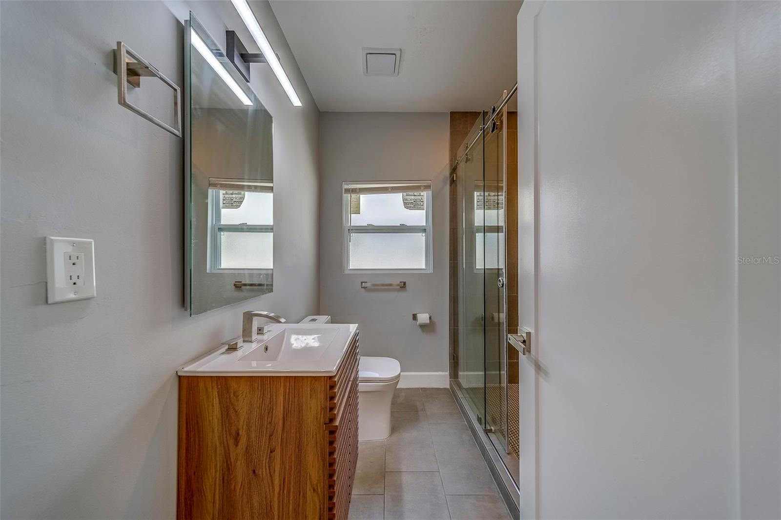 Image 34 of 63 For 2609 Dartmouth Avenue N
