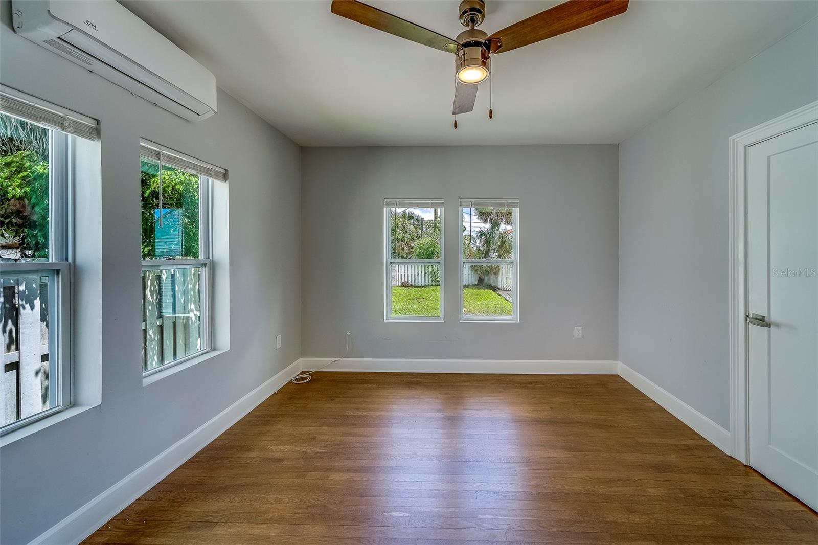 Image 36 of 63 For 2609 Dartmouth Avenue N