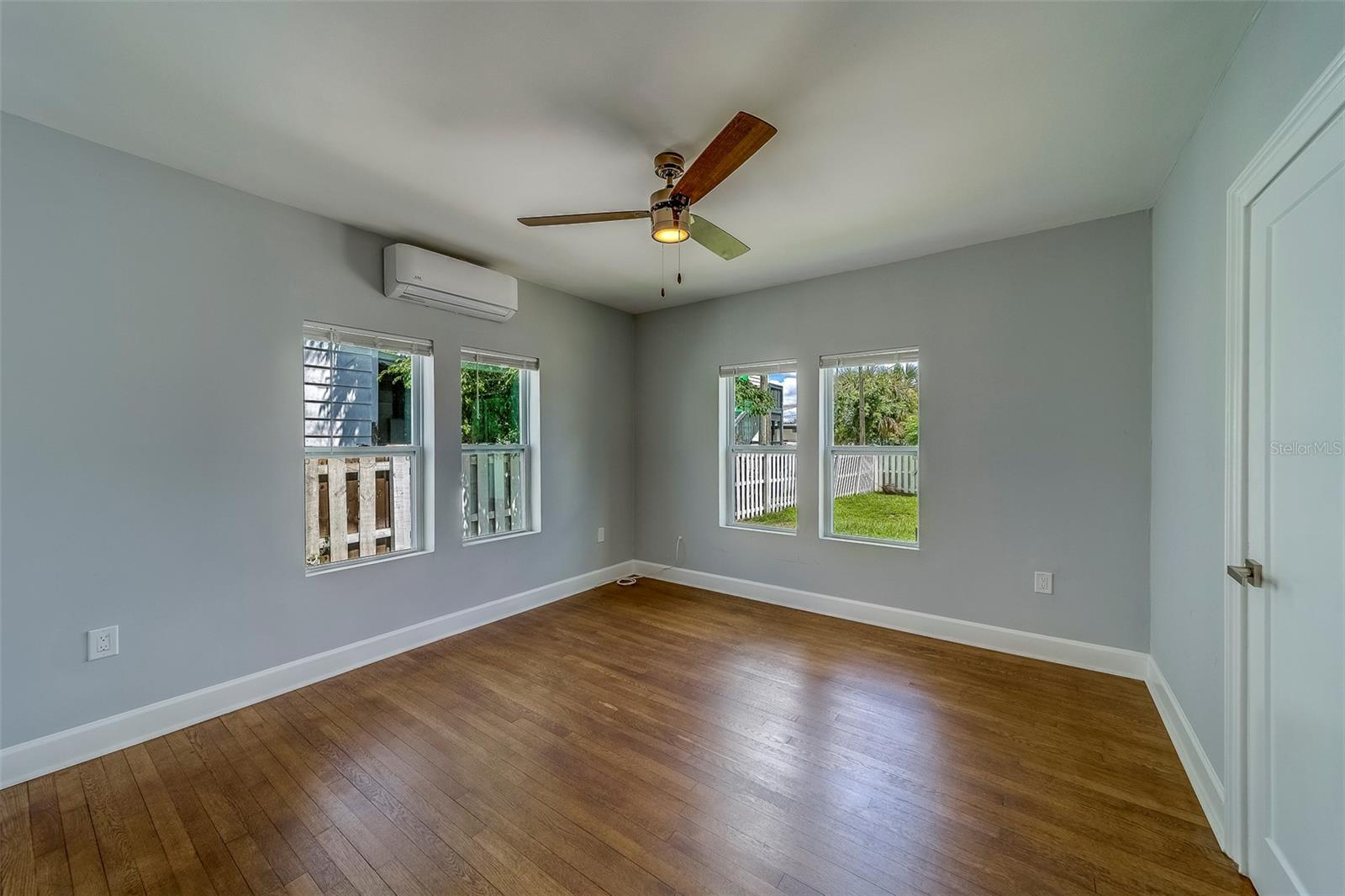 Image 37 of 63 For 2609 Dartmouth Avenue N