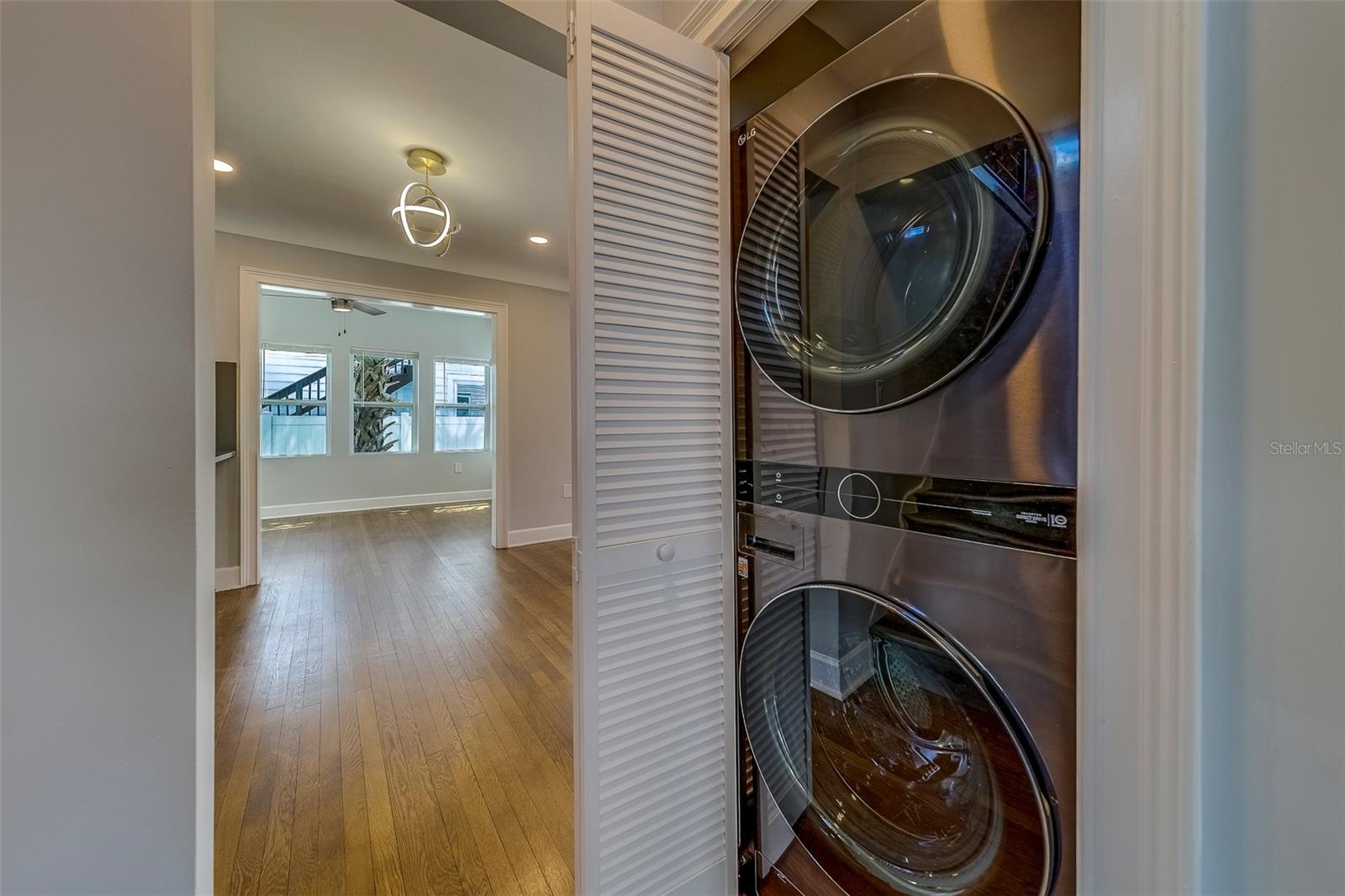 Image 39 of 63 For 2609 Dartmouth Avenue N