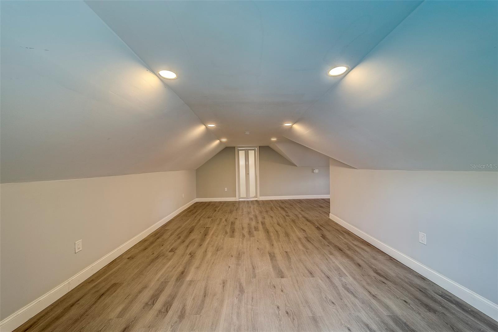 Image 48 of 63 For 2609 Dartmouth Avenue N