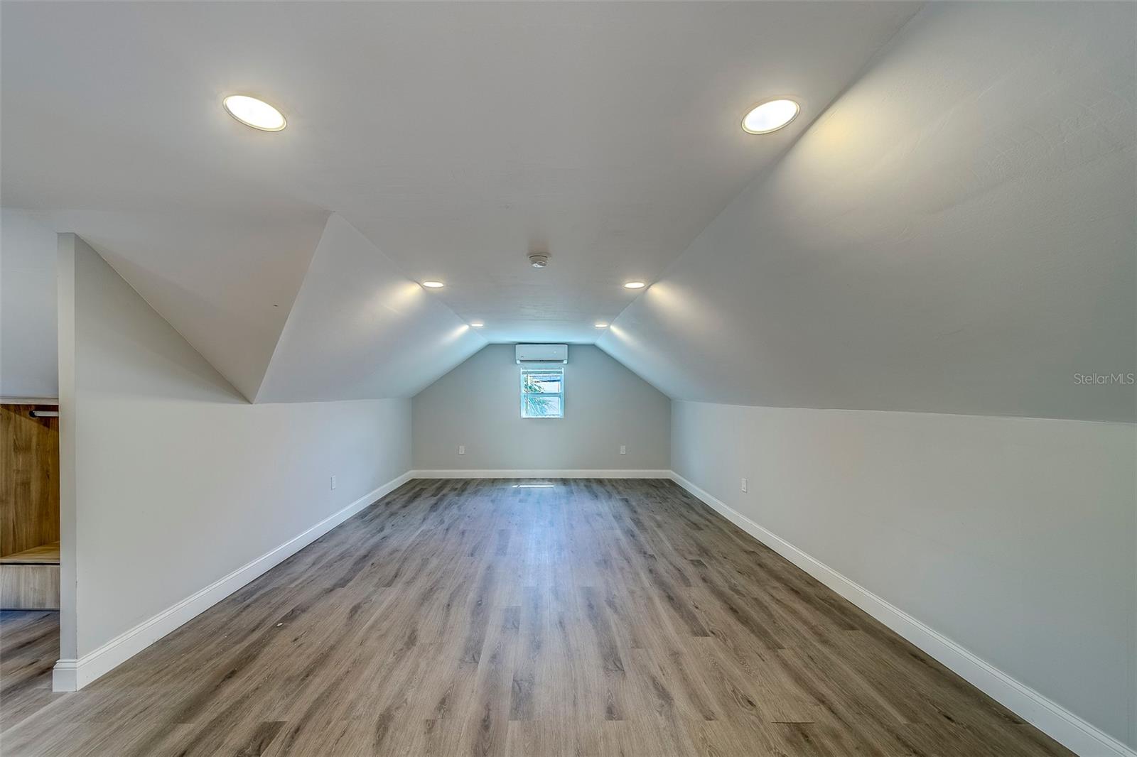Image 49 of 63 For 2609 Dartmouth Avenue N