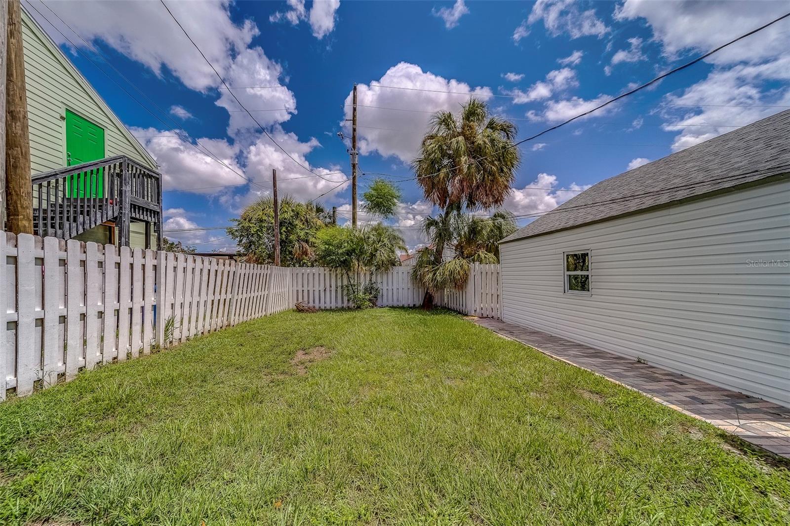 Image 53 of 63 For 2609 Dartmouth Avenue N