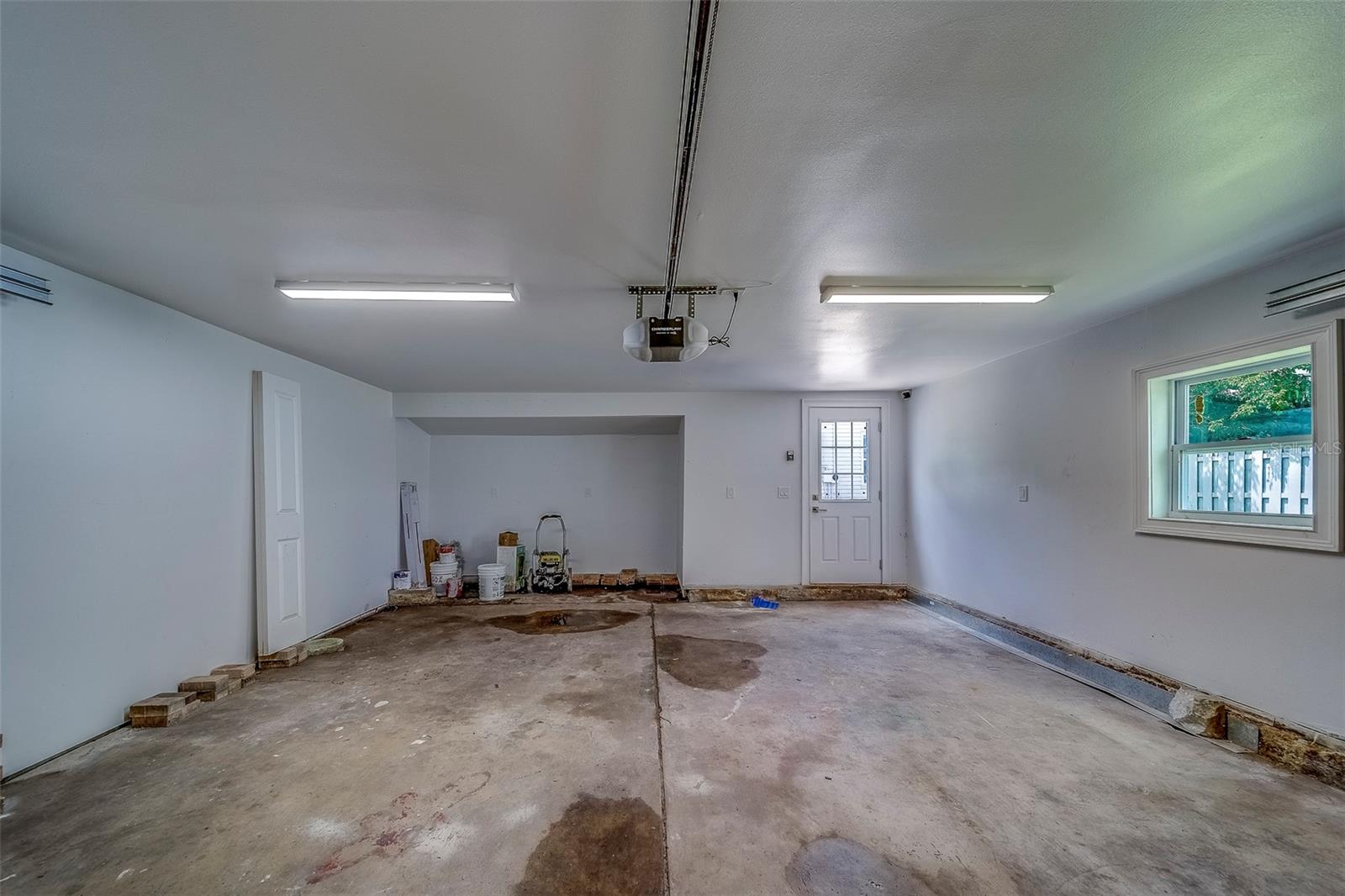 Image 57 of 63 For 2609 Dartmouth Avenue N