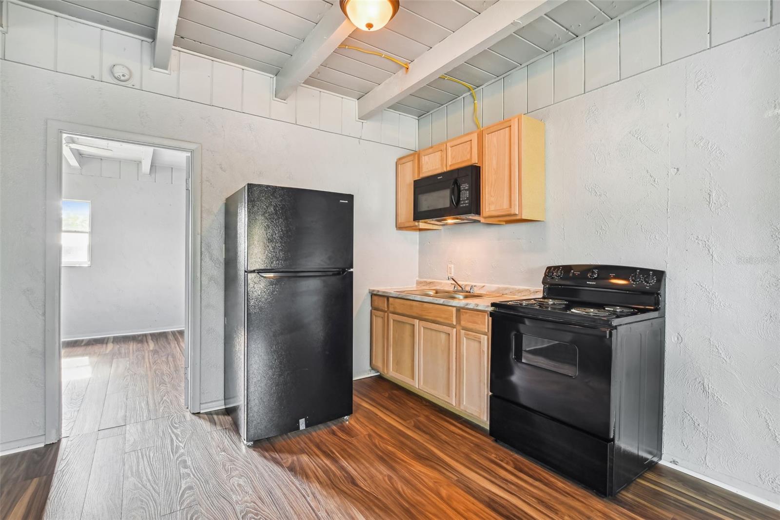 Image 7 of 11 For 905 124th Avenue