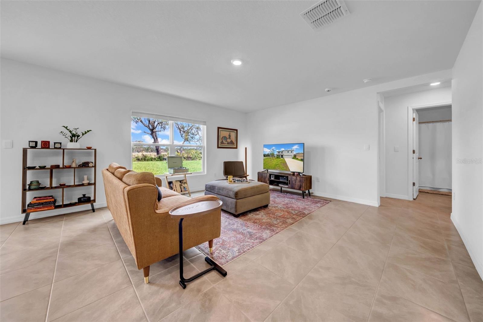 Listing photo id 12 for 13295 Mylion Way 1