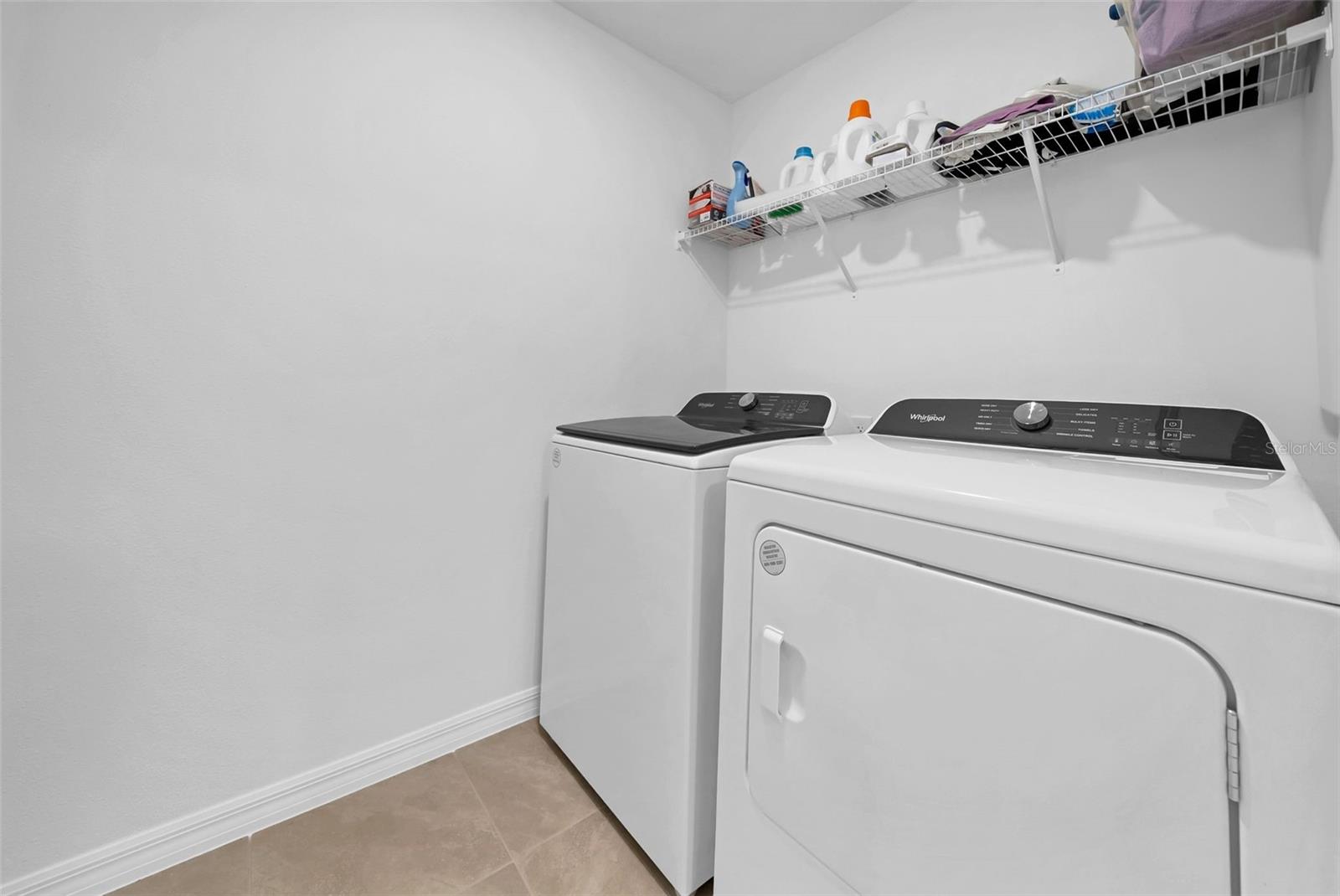 Listing photo id 17 for 13295 Mylion Way 1