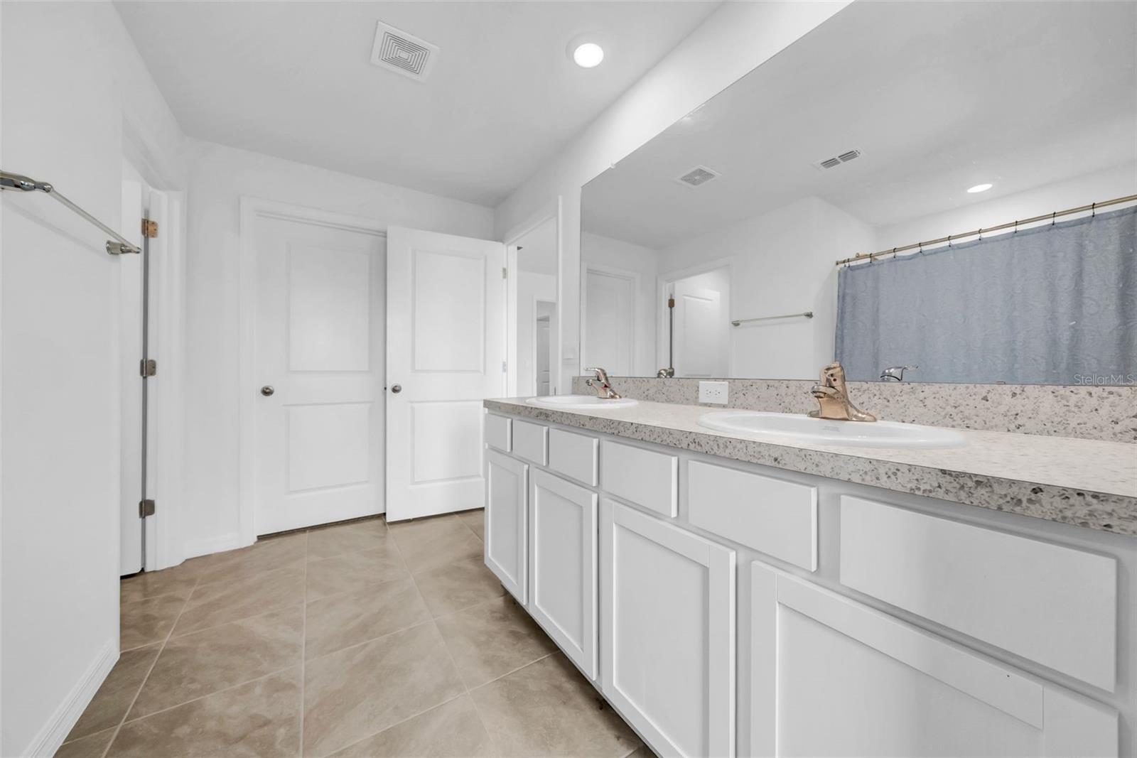 Listing photo id 24 for 13295 Mylion Way 1