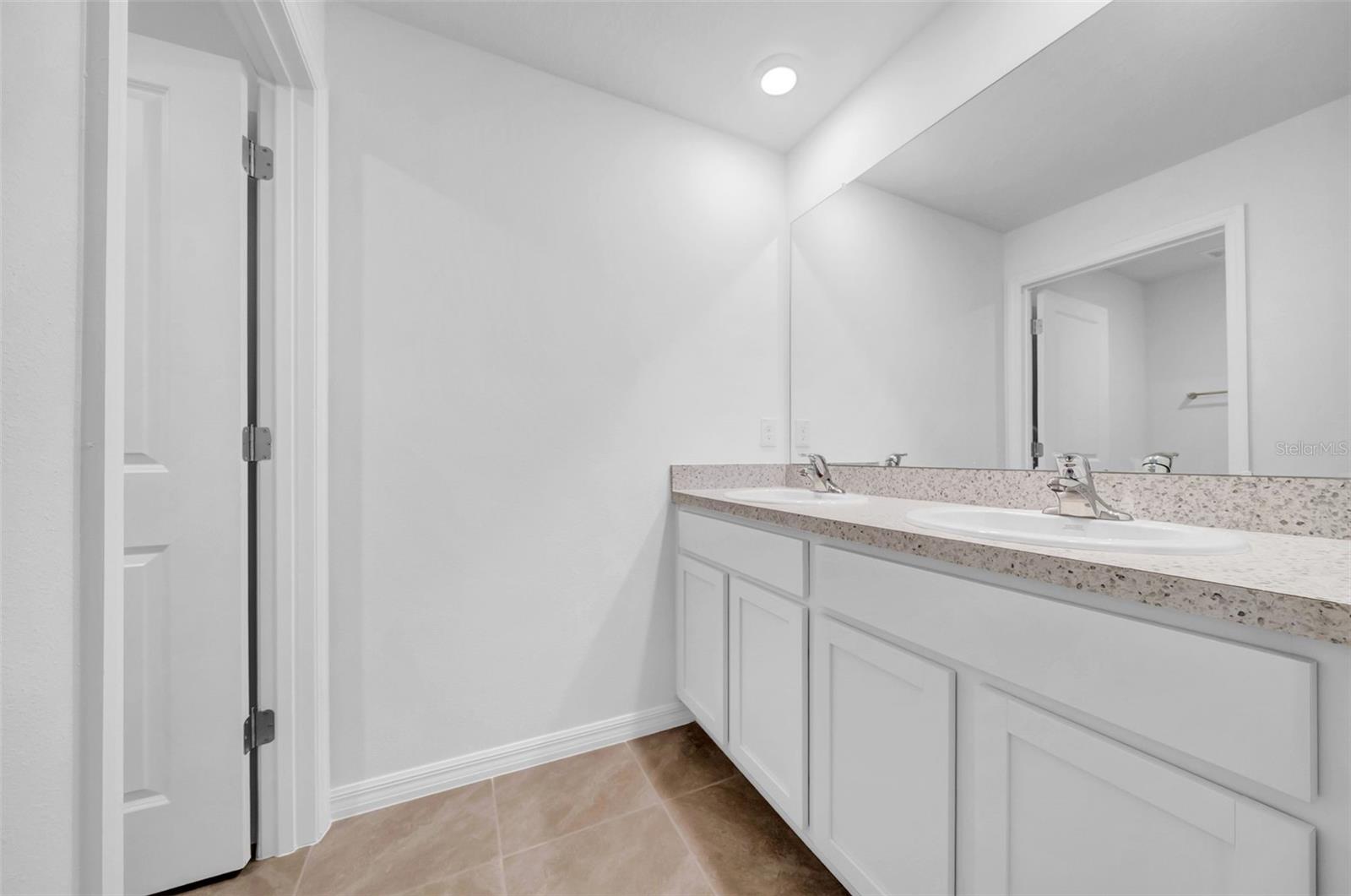 Listing photo id 36 for 13295 Mylion Way 1