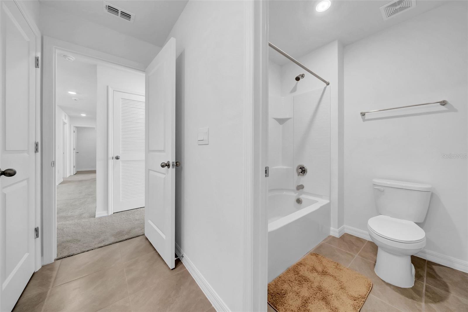 Listing photo id 37 for 13295 Mylion Way 1