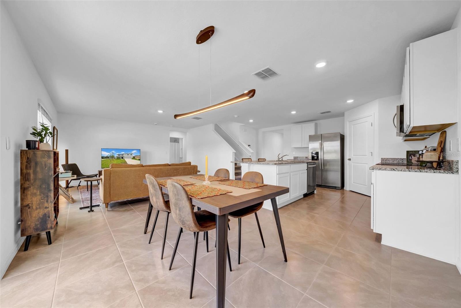 Listing photo id 3 for 13295 Mylion Way 1