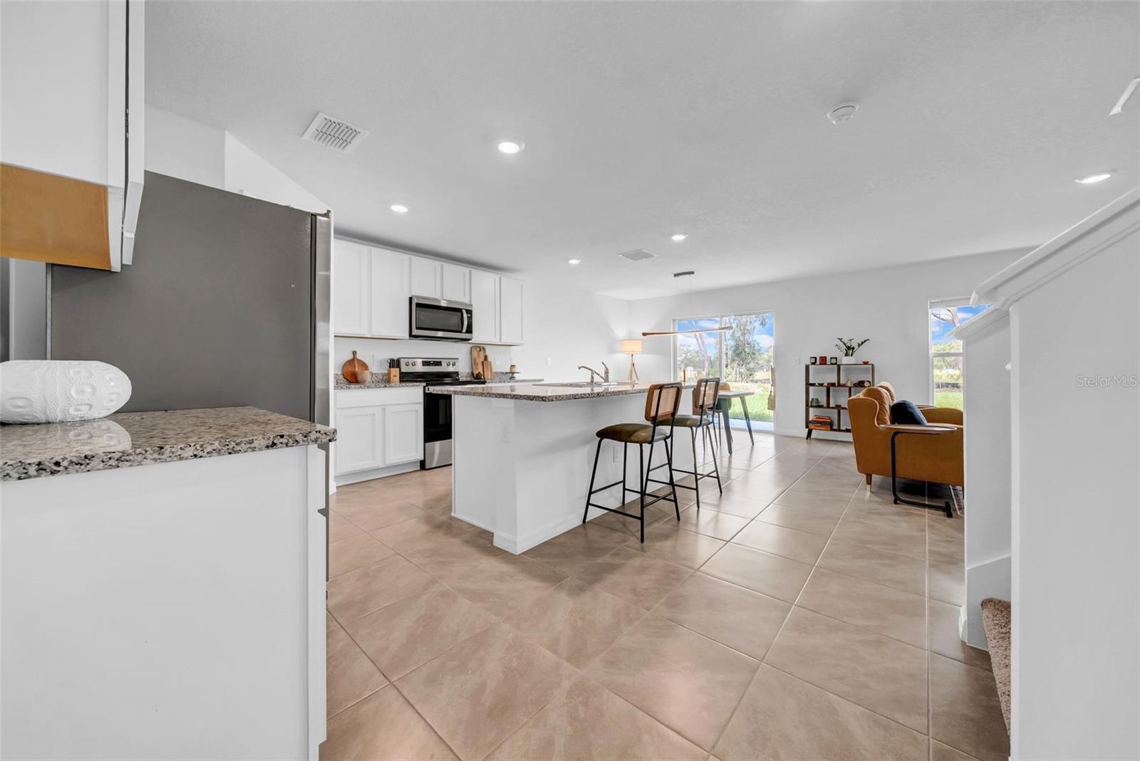 Listing photo id 5 for 13295 Mylion Way 1
