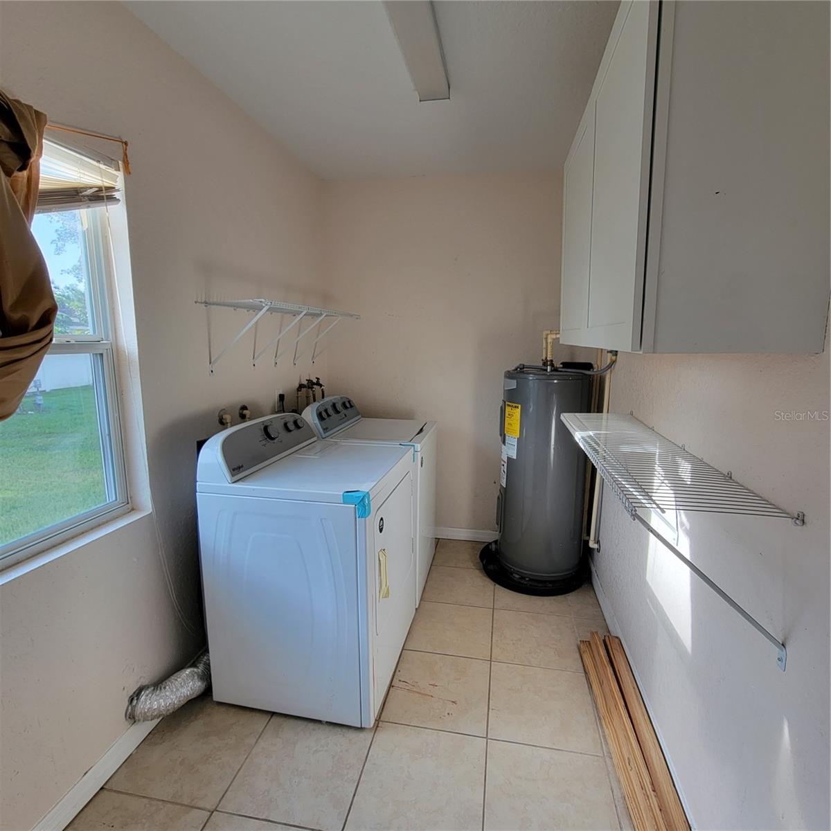 Image 4 of 6 For 1421 Annie Street