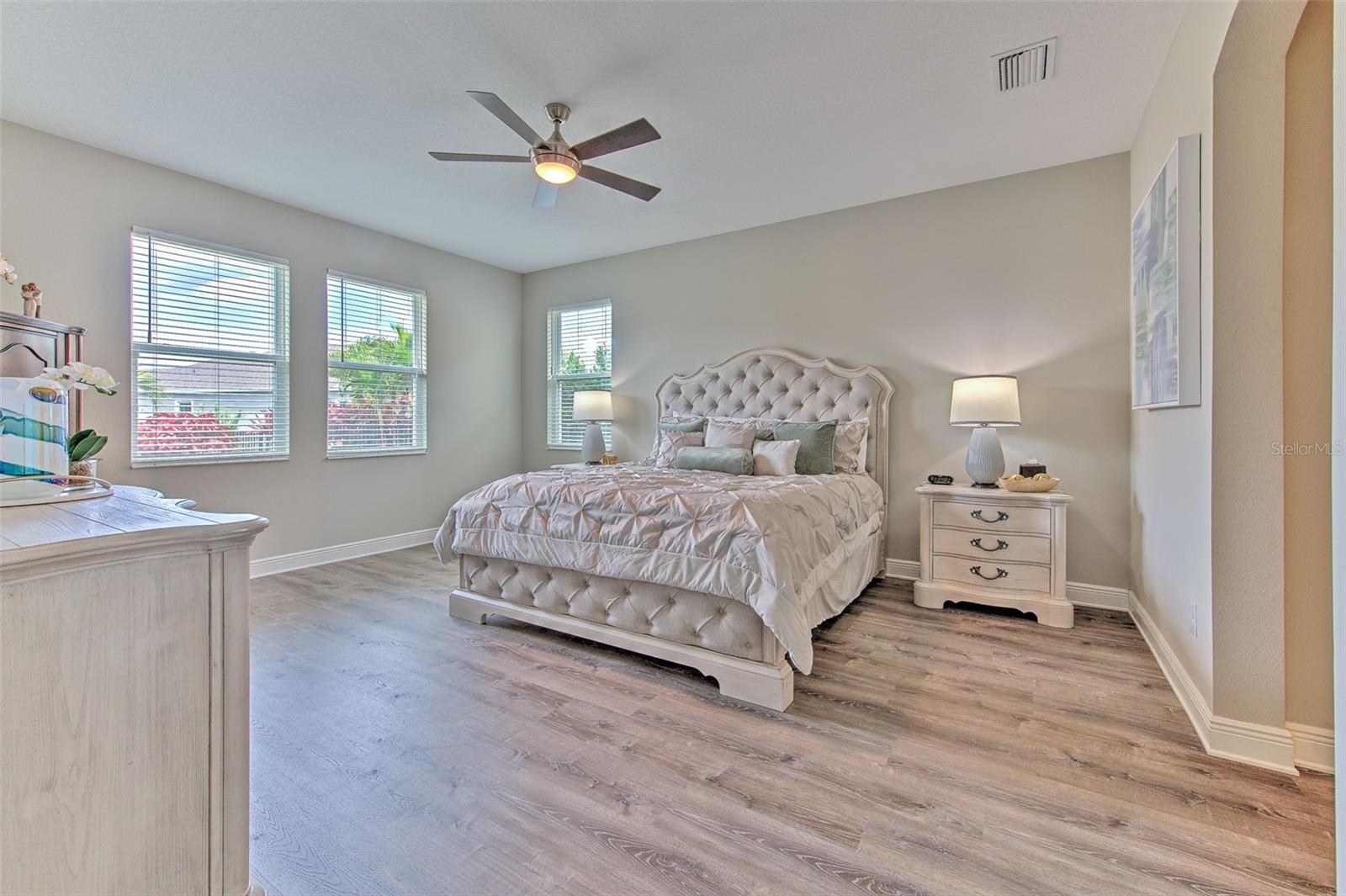 Image 22 of 66 For 7401 Paradiso Drive