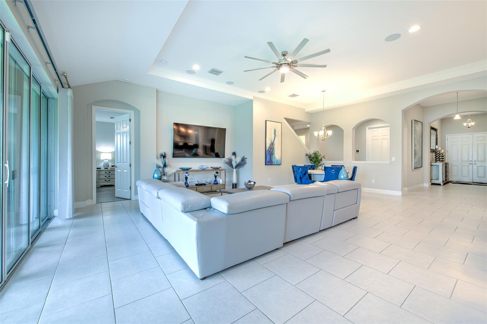 Image 7 of 66 For 7401 Paradiso Drive