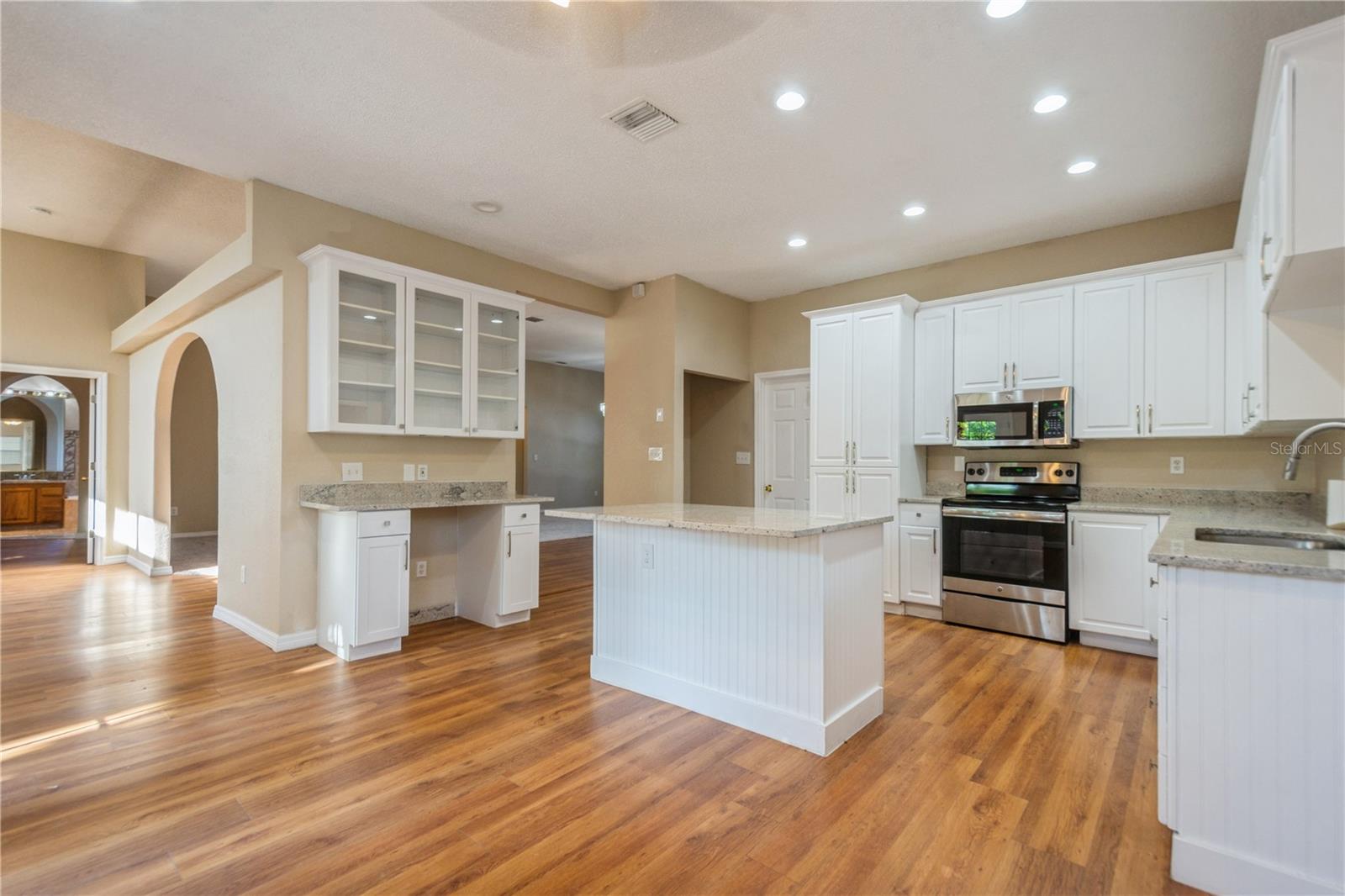 Image 12 of 34 For 1833 Hillcrest Street