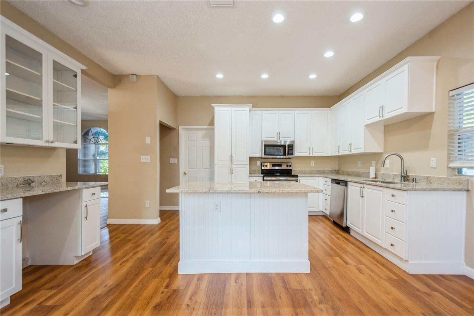 Image 14 of 34 For 1833 Hillcrest Street