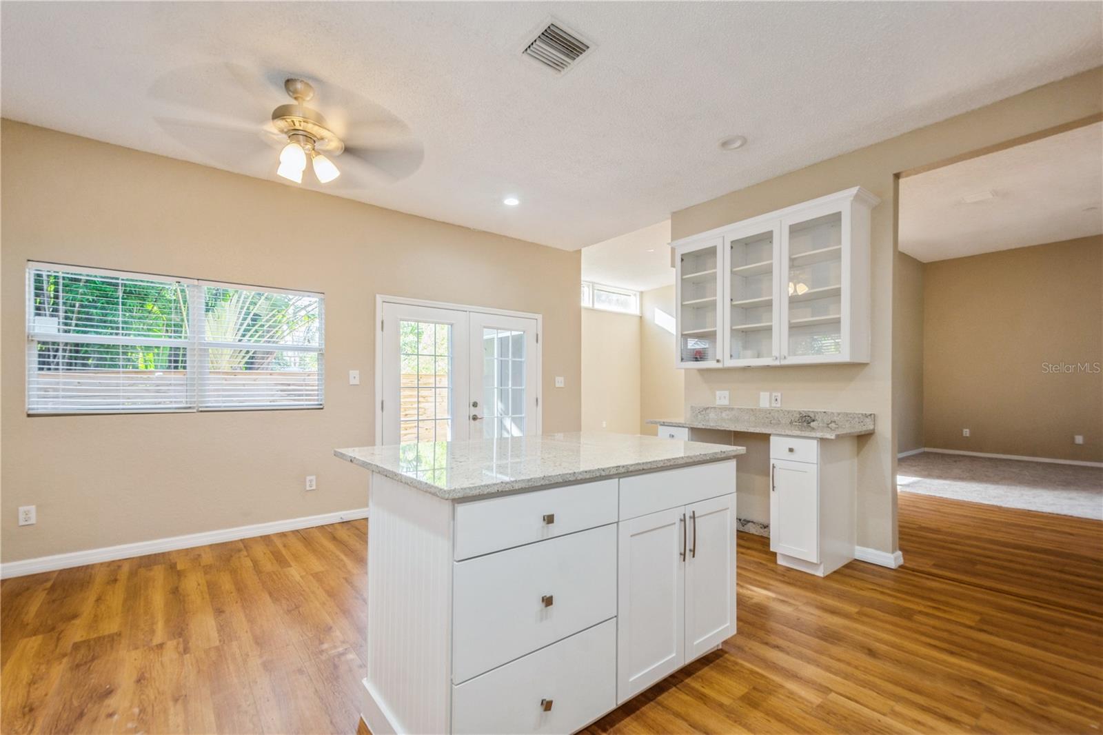 Image 16 of 34 For 1833 Hillcrest Street