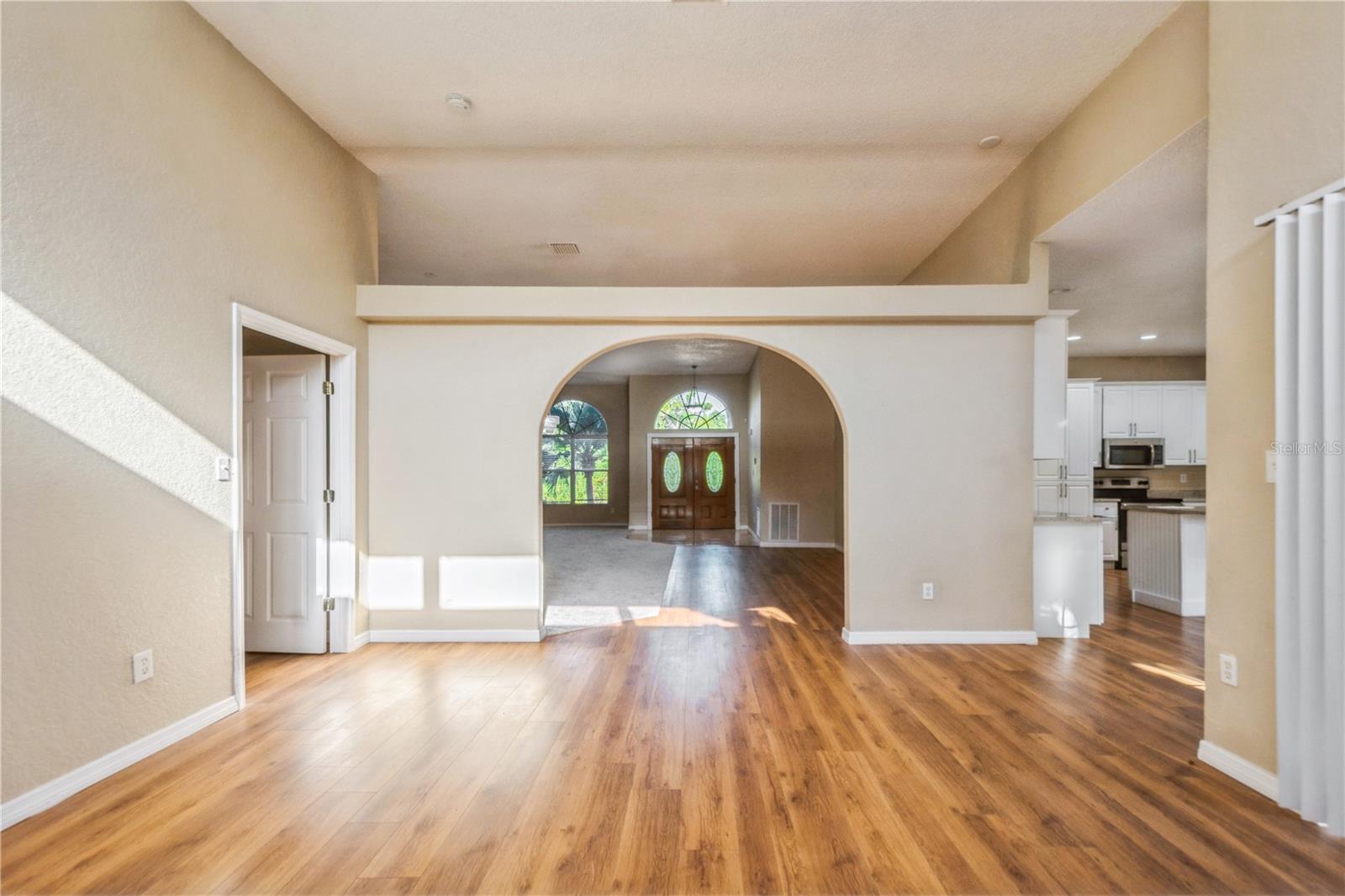 Image 19 of 34 For 1833 Hillcrest Street