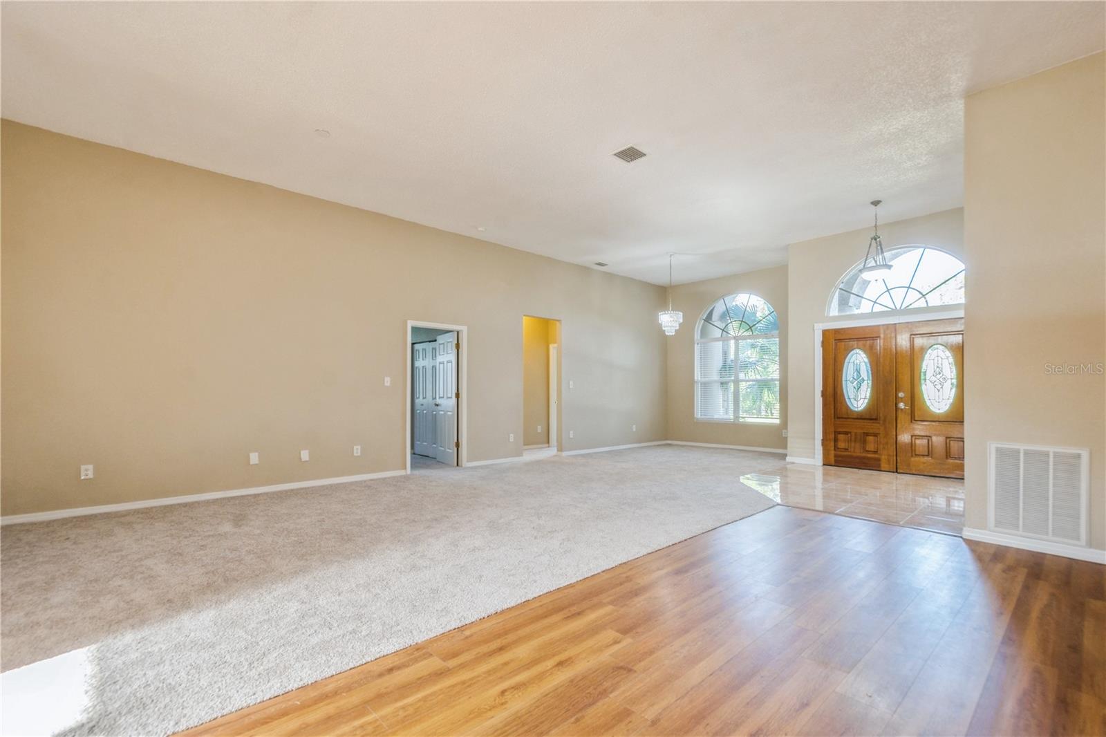 Image 7 of 34 For 1833 Hillcrest Street