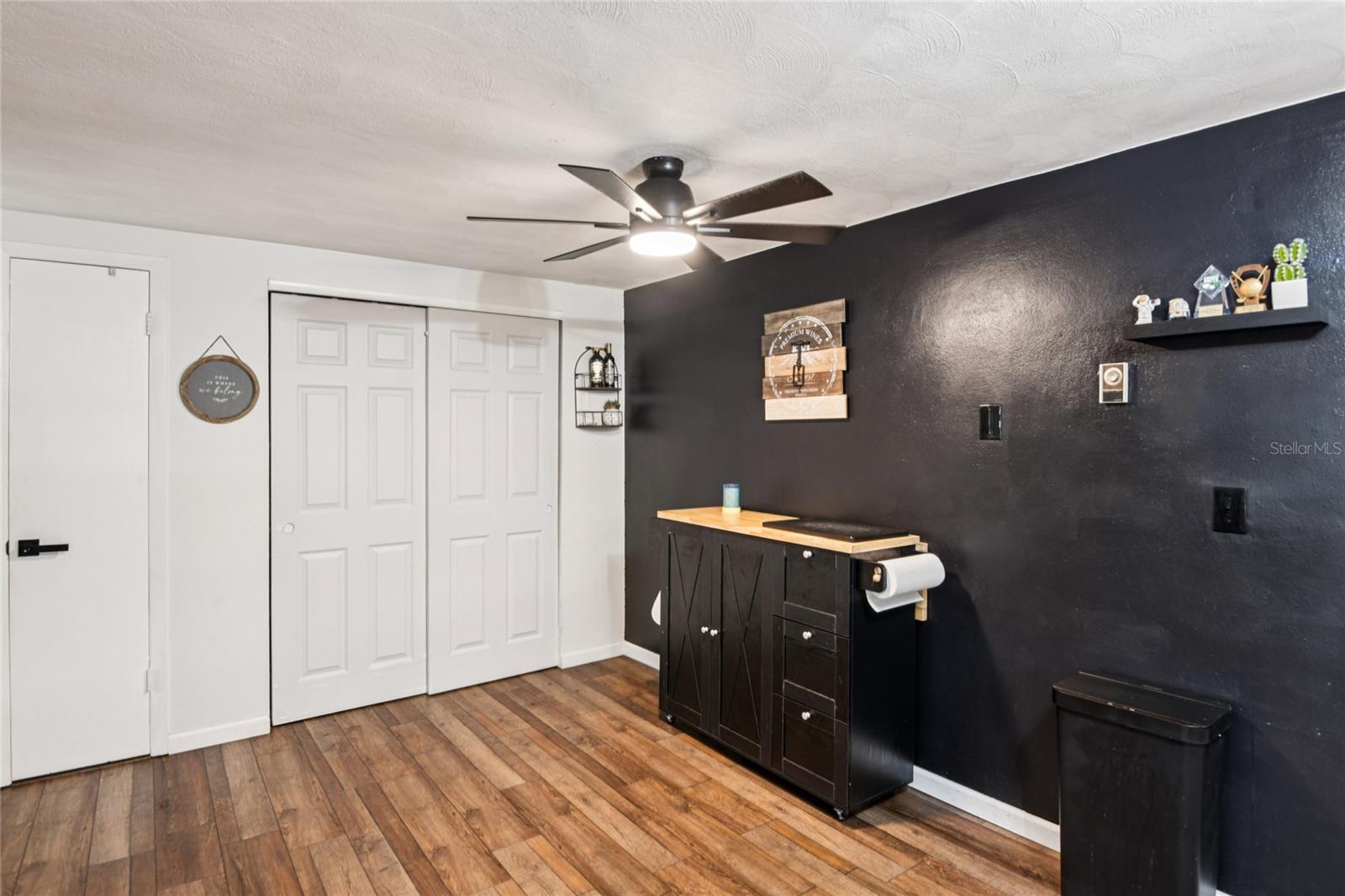 Image 21 of 49 For 6307 Conniewood Square