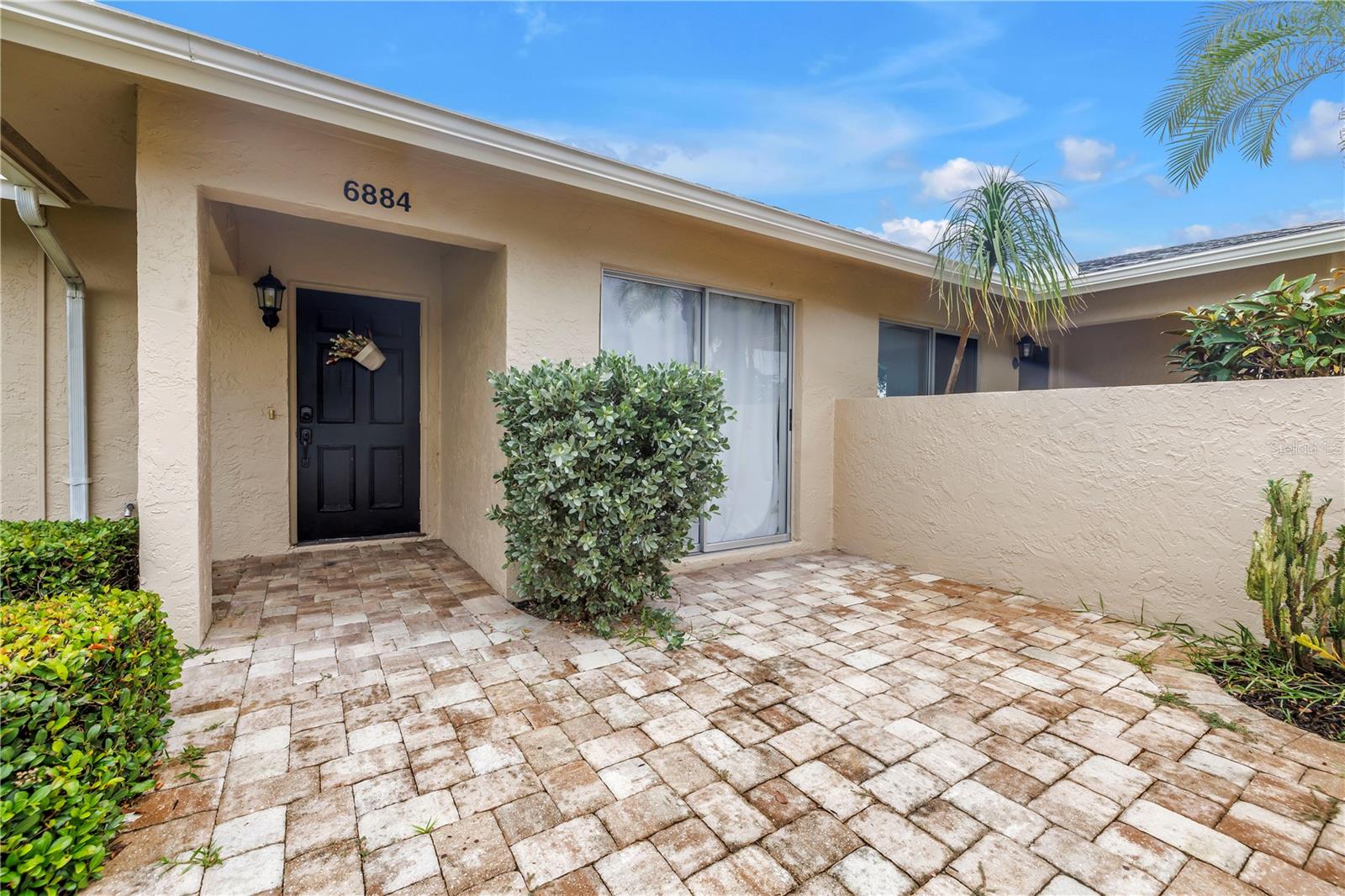 Details for 6884 Country Club Lane, SARASOTA, FL 34243