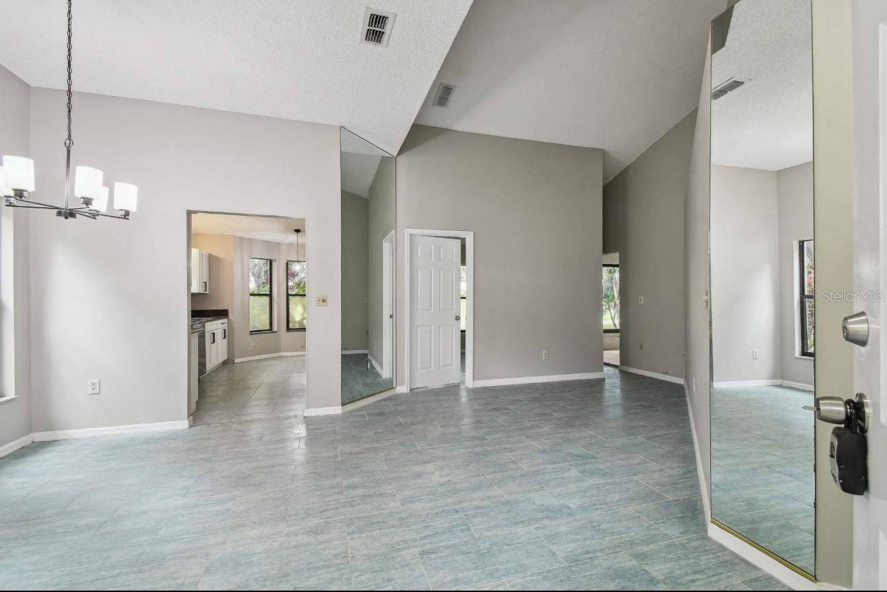 Image 10 of 33 For 9212 Turnberry Court 9212