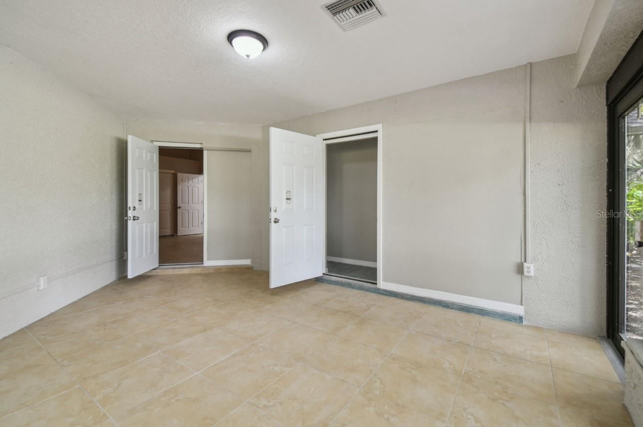 Image 15 of 33 For 9212 Turnberry Court 9212