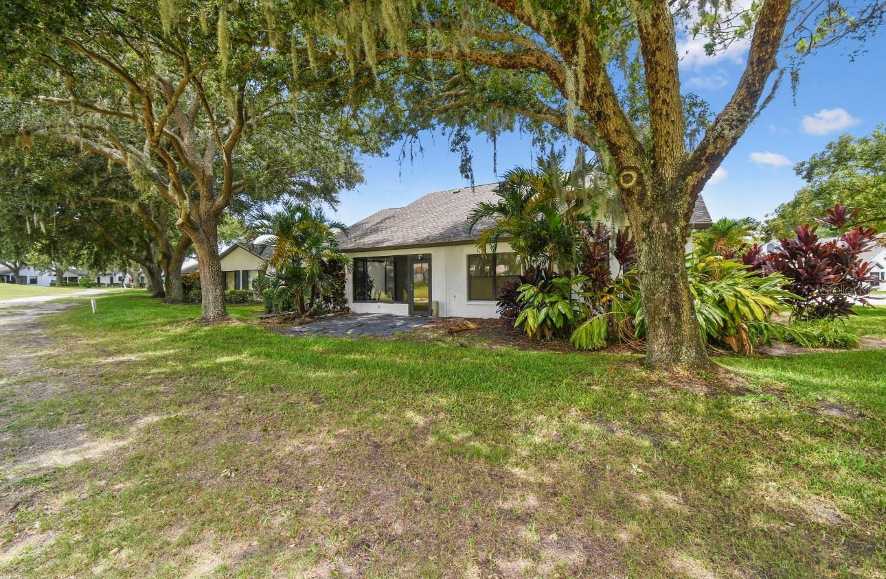 Image 24 of 33 For 9212 Turnberry Court 9212