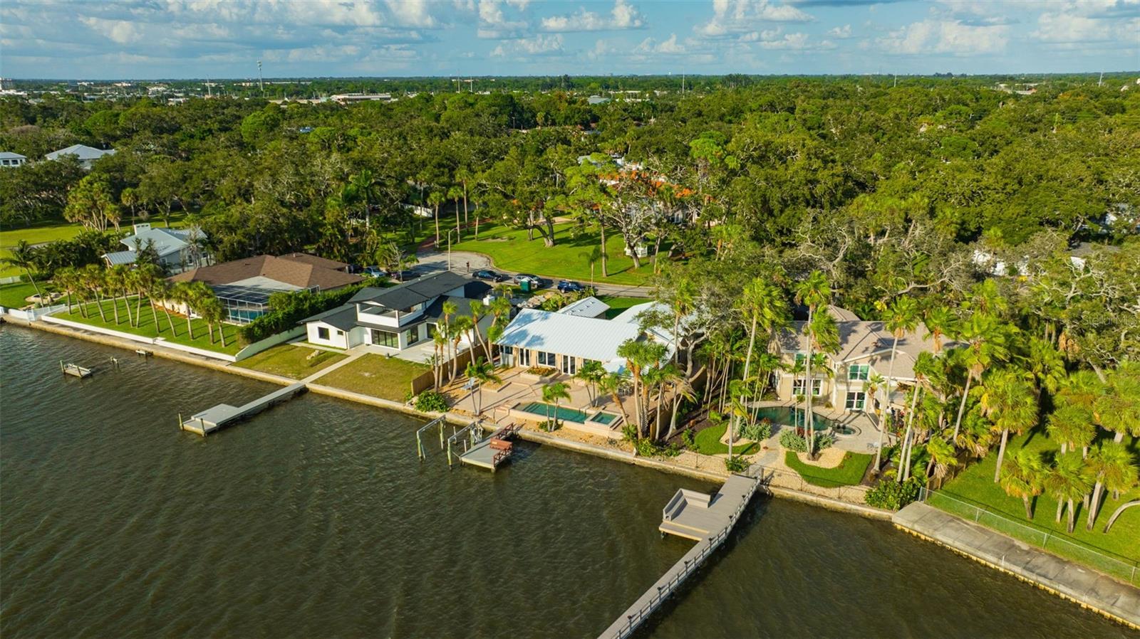 Listing photo id 60 for 8400 35th Avenue N