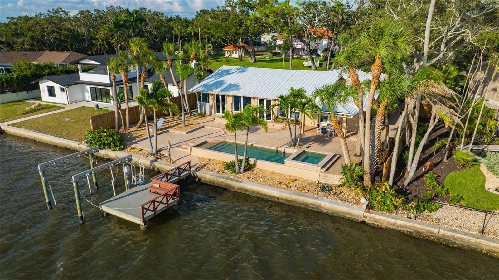 Listing photo id 61 for 8400 35th Avenue N