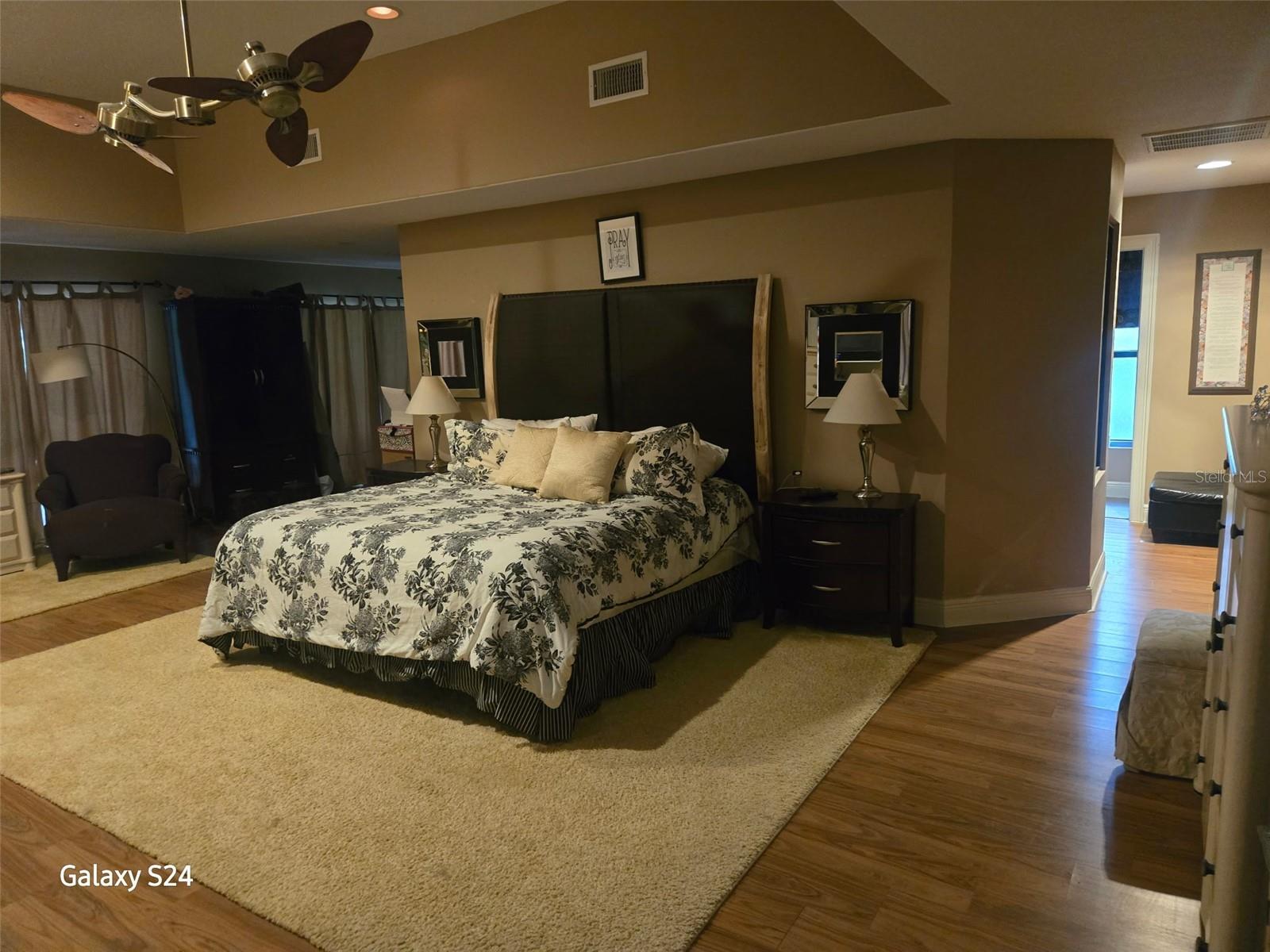 Image 21 of 63 For 16115 Carden Drive