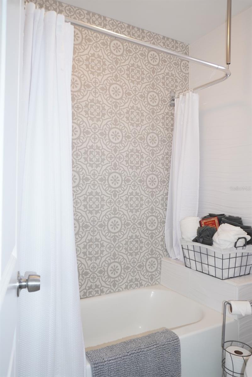 Listing photo id 10 for 809 Park Avenue A
