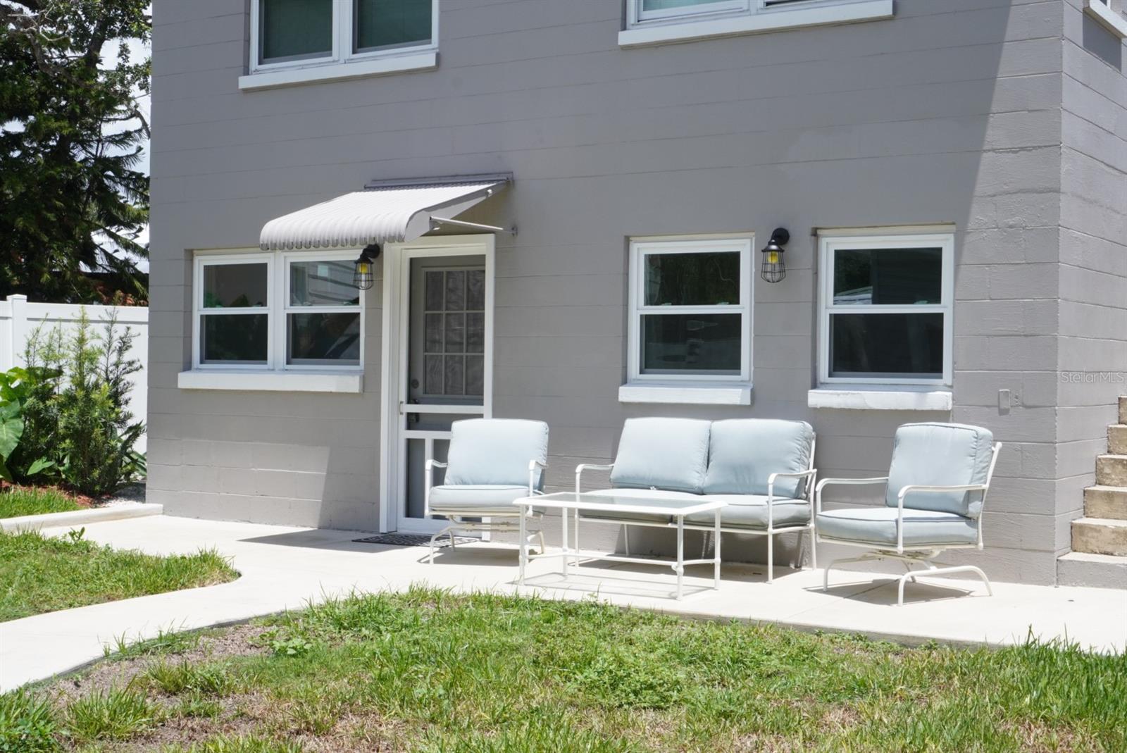 Listing photo id 0 for 809 Park Avenue A