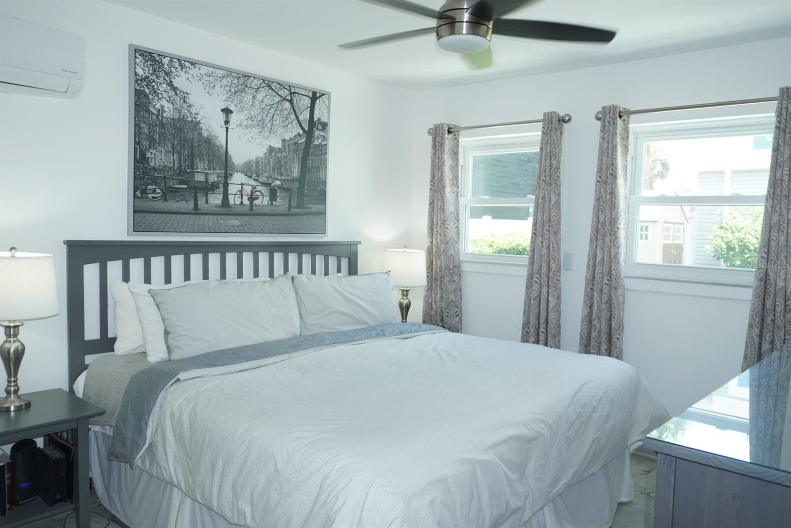 Listing photo id 5 for 809 Park Avenue A