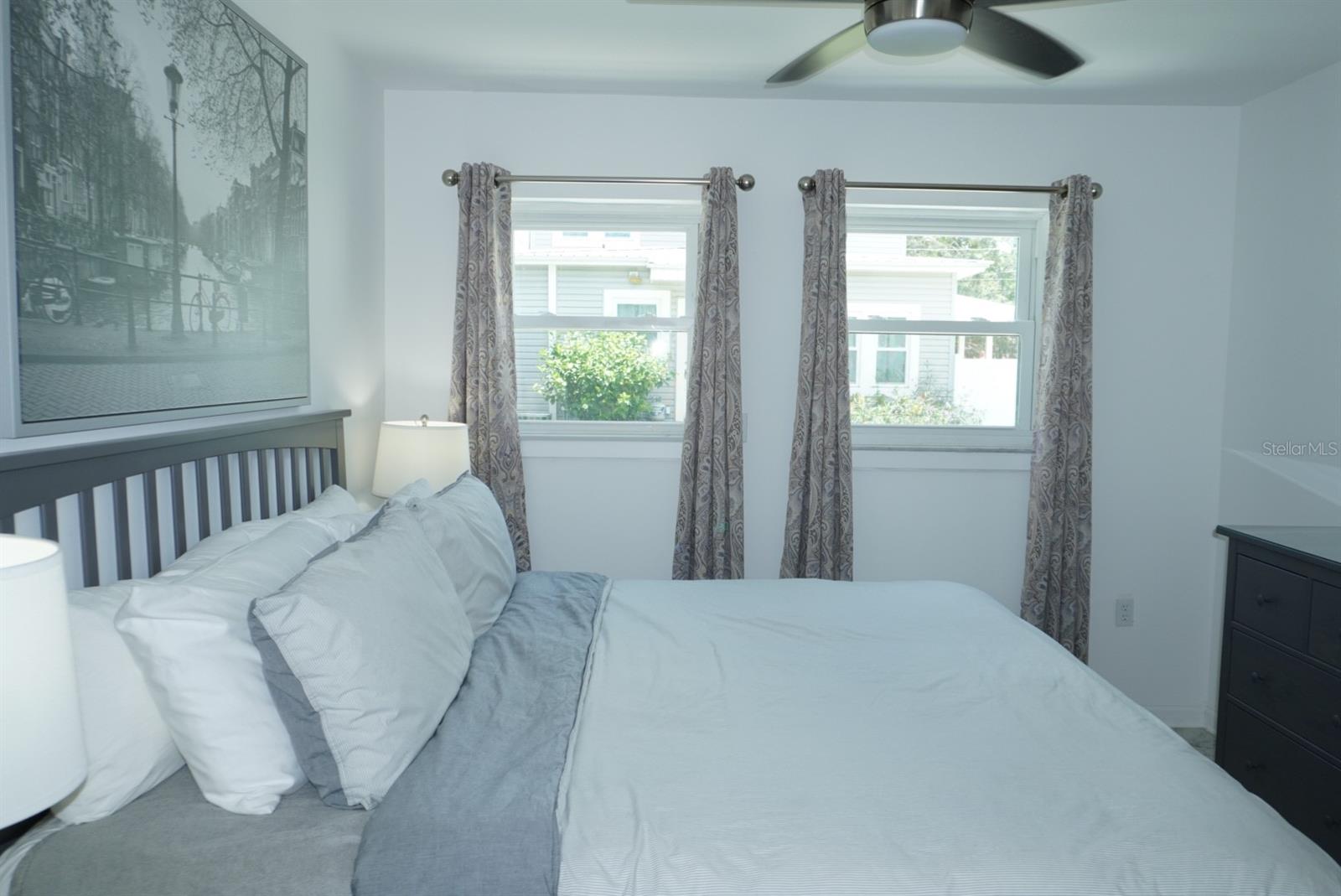 Listing photo id 6 for 809 Park Avenue A