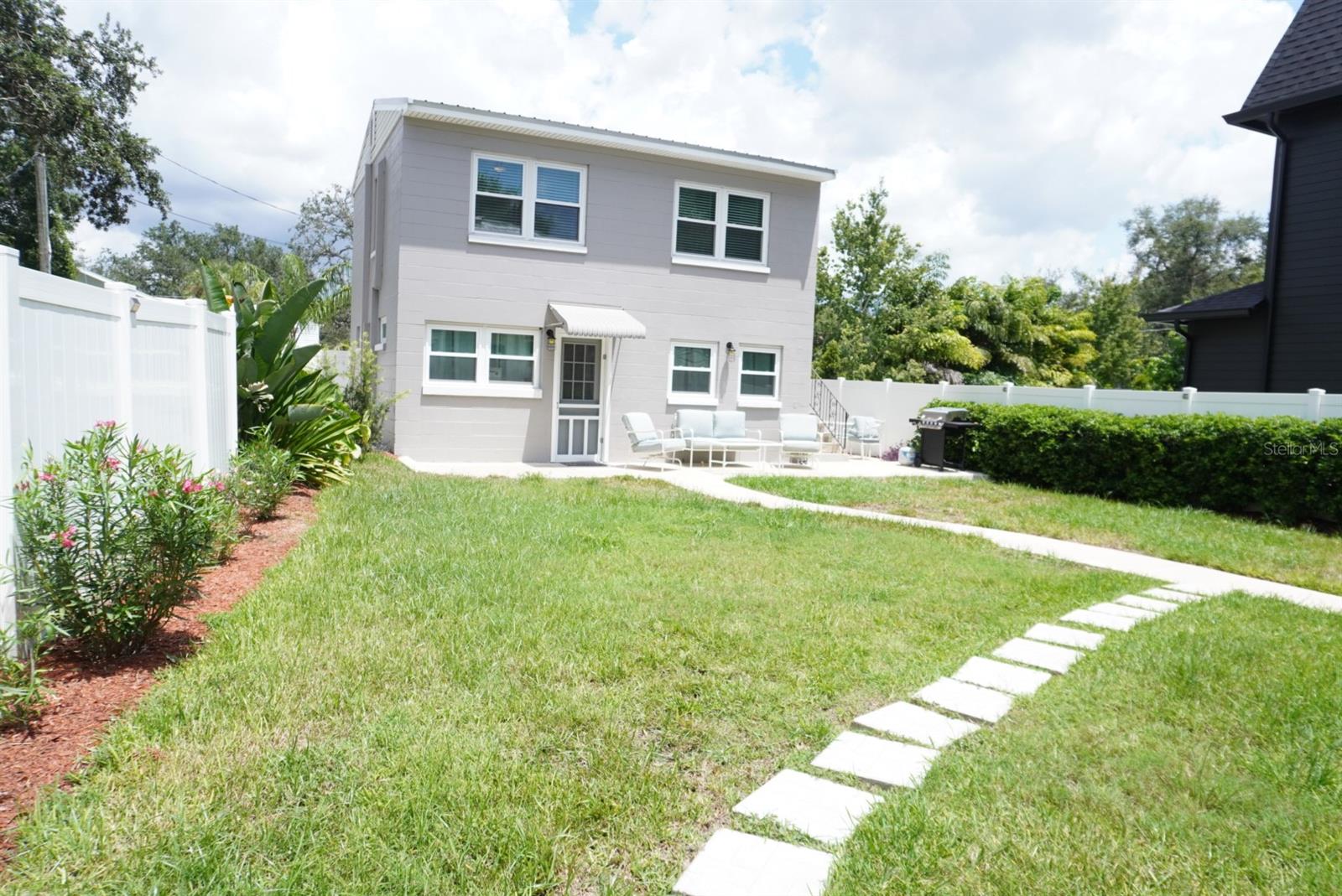 Image 11 of 11 For 809 Park Avenue B