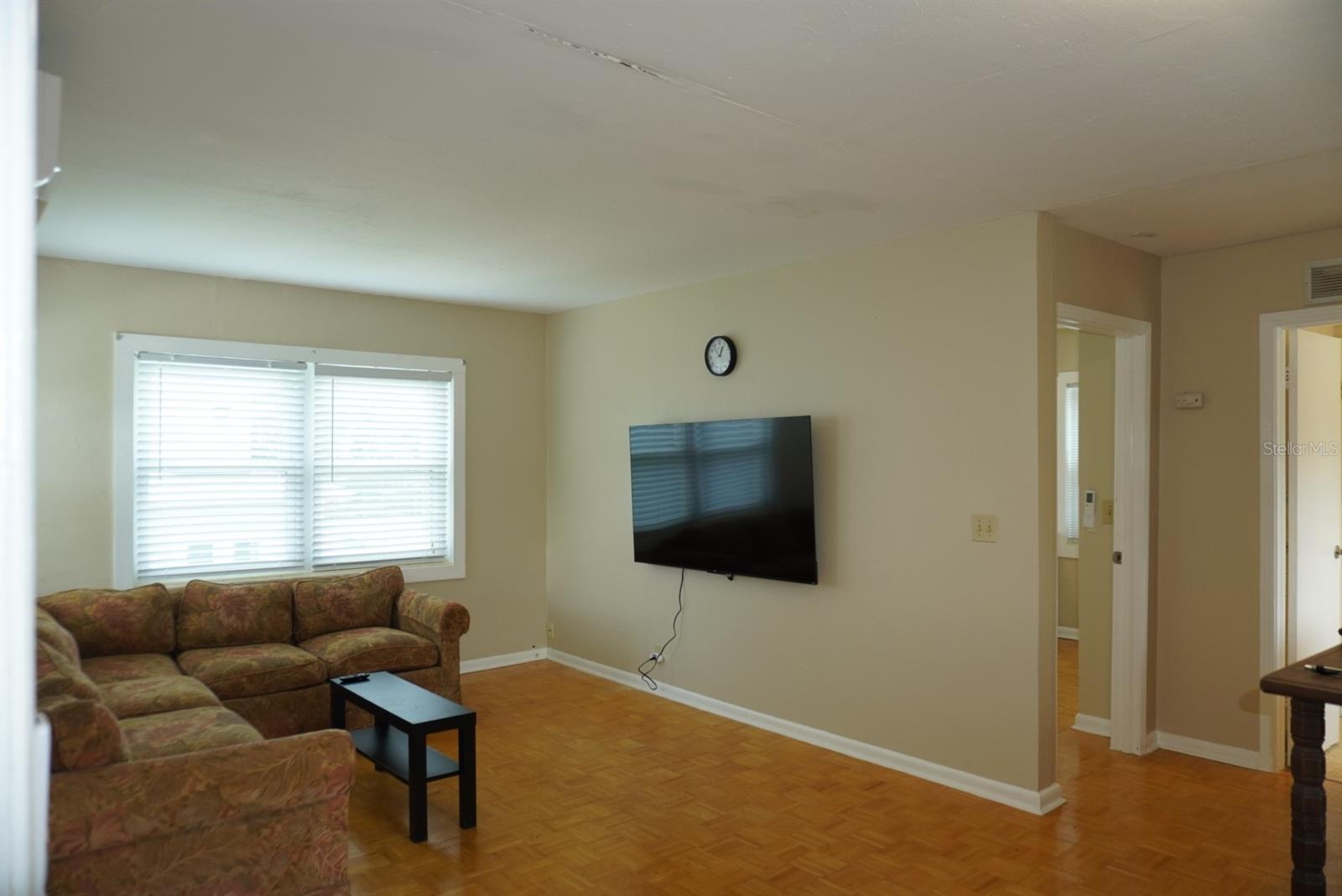 Image 4 of 11 For 809 Park Avenue B