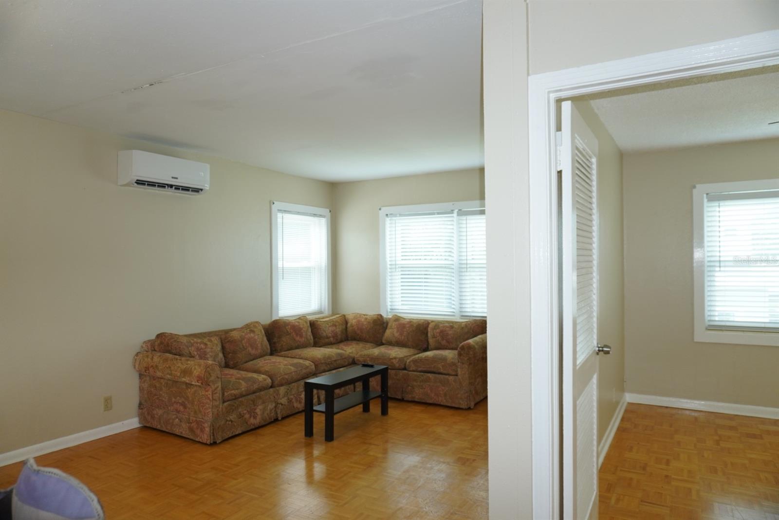 Image 5 of 11 For 809 Park Avenue B
