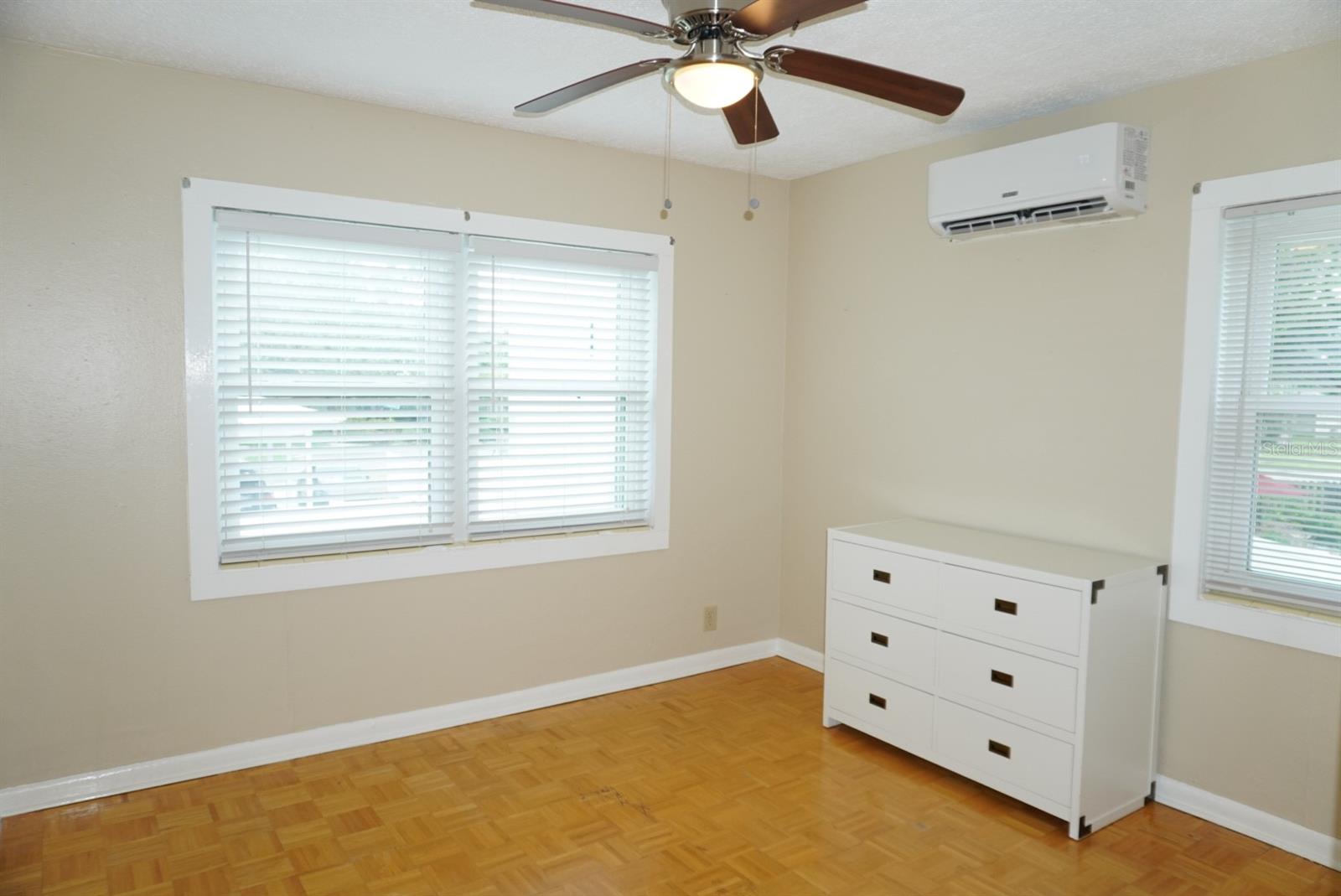 Image 8 of 11 For 809 Park Avenue B