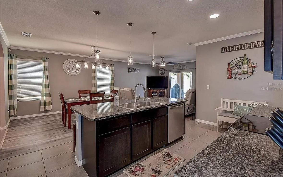 Image 3 of 17 For 5941 81 Street