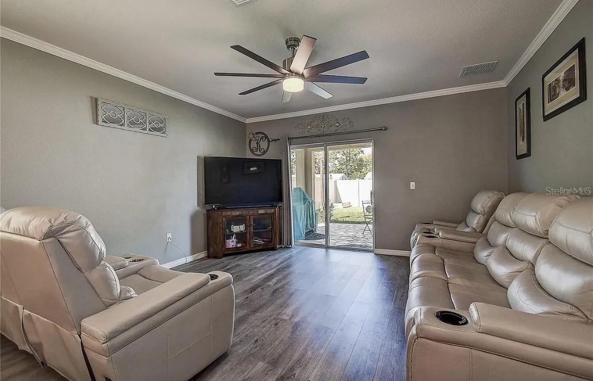 Image 6 of 17 For 5941 81 Street