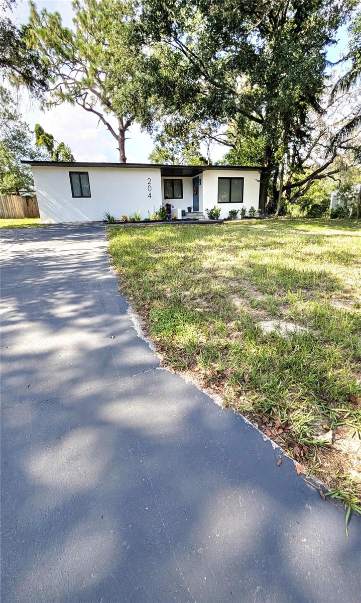 Image 6 of 84 For 204 Linda Avenue