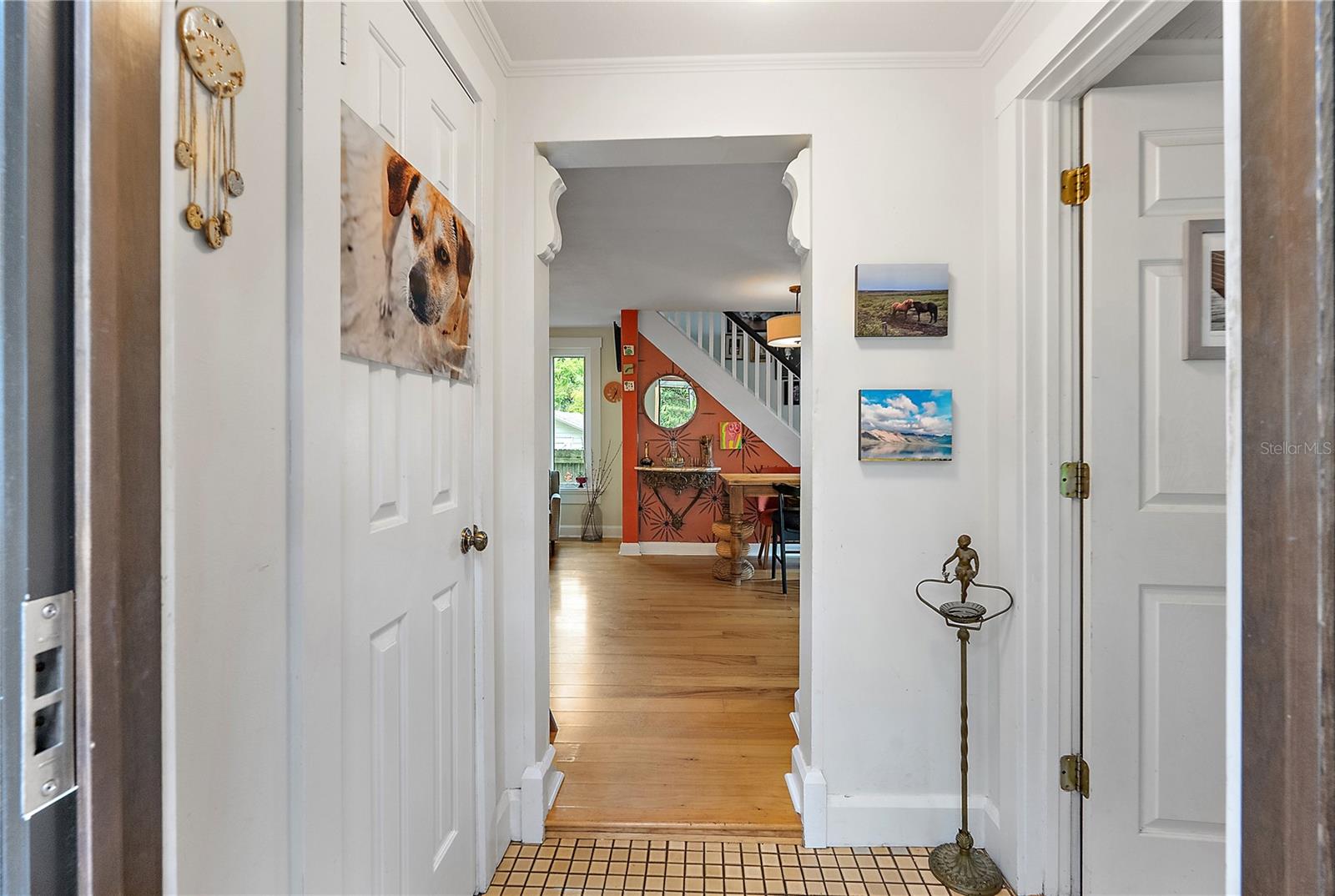 Listing photo id 13 for 185 26th Avenue N