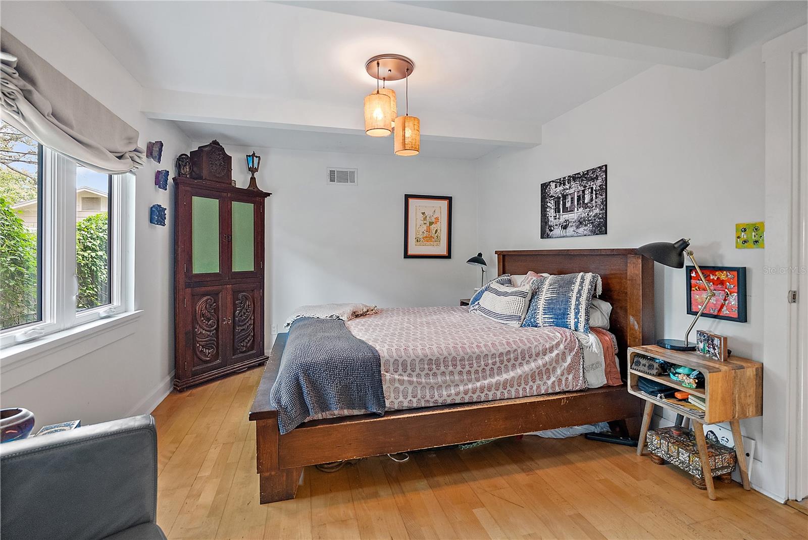 Listing photo id 23 for 185 26th Avenue N